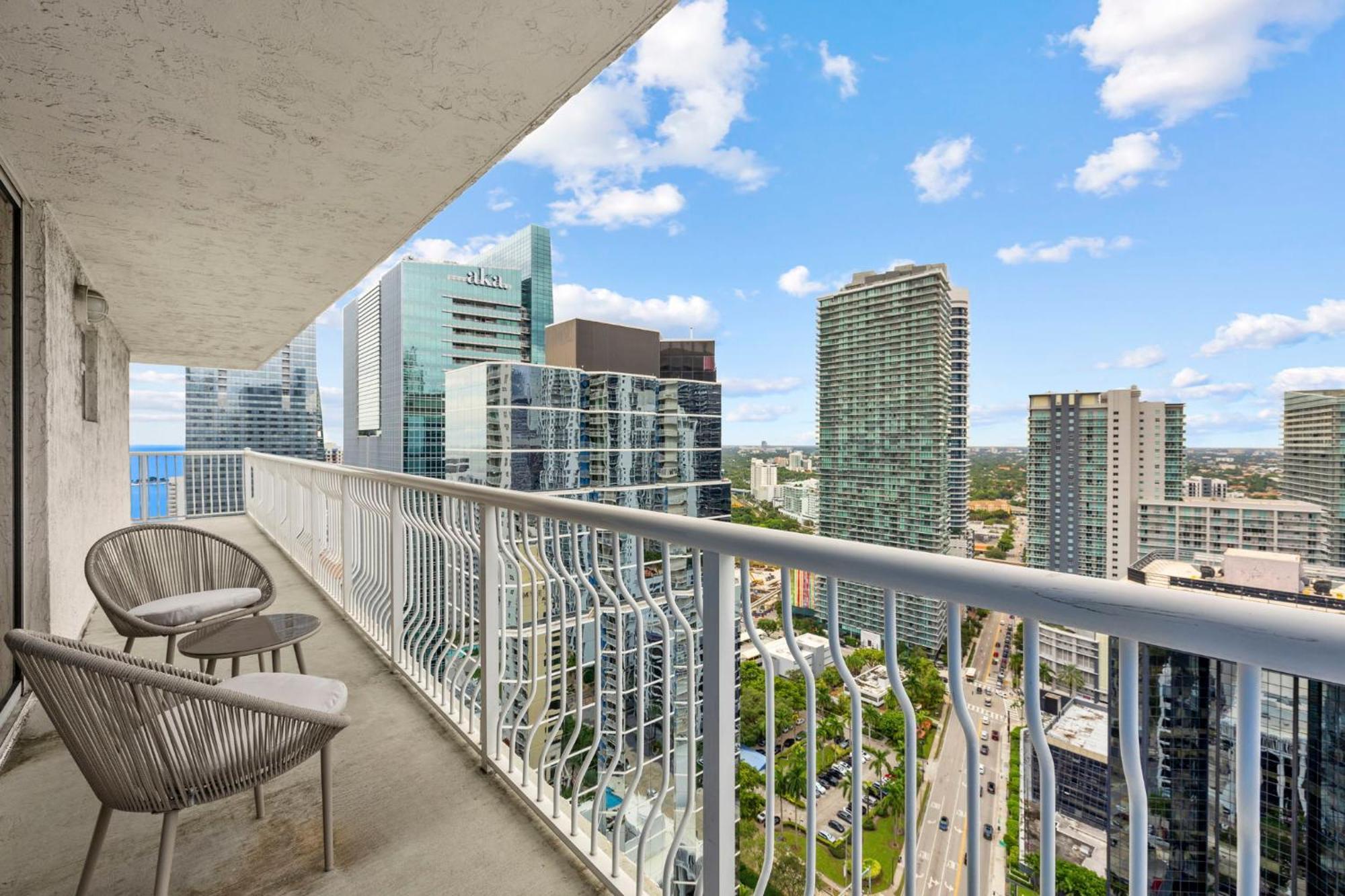 Breathtaking Views & Prime Location In Brickell Miami