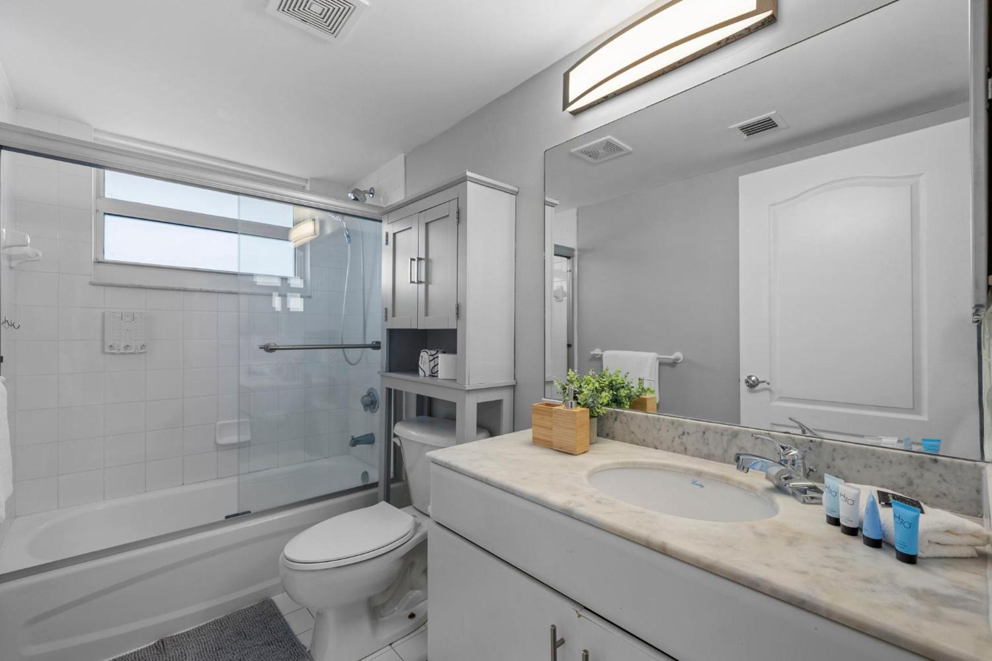 Apartment Breathtaking Views & Prime Location In Brickell *
