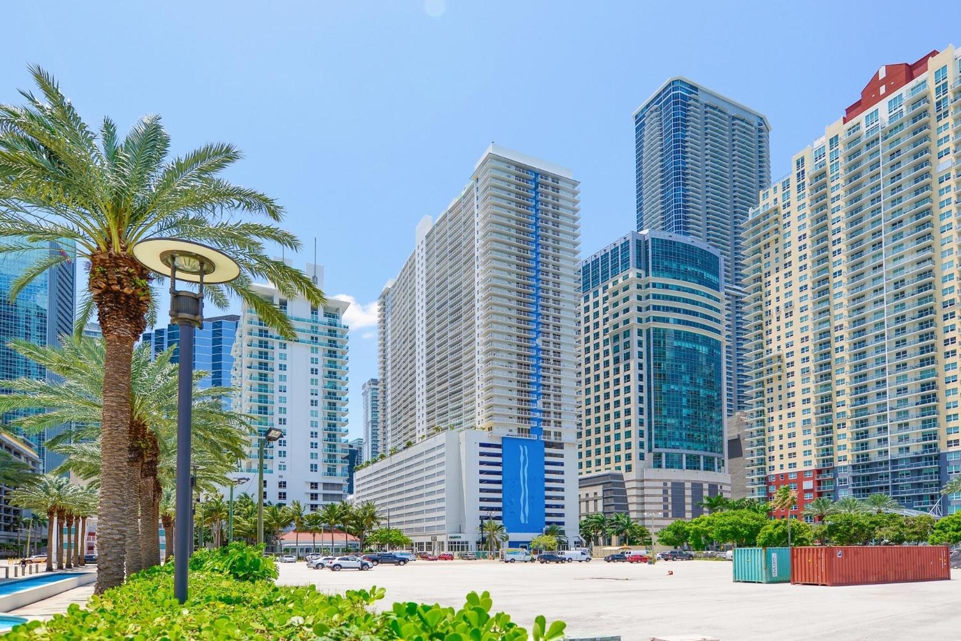 Breathtaking Views & Prime Location In Brickell *