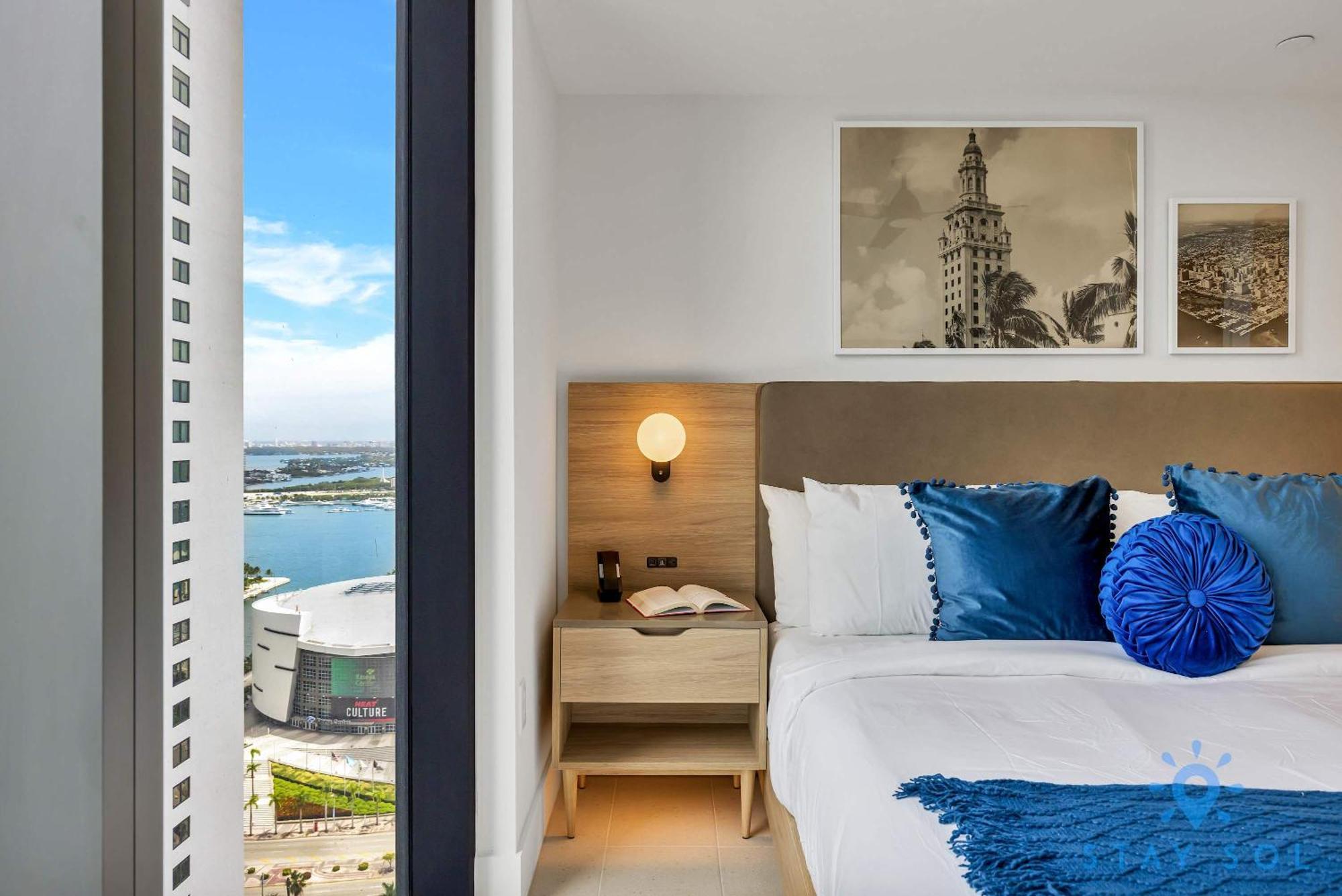 Modern 1br With Pool Apartment *