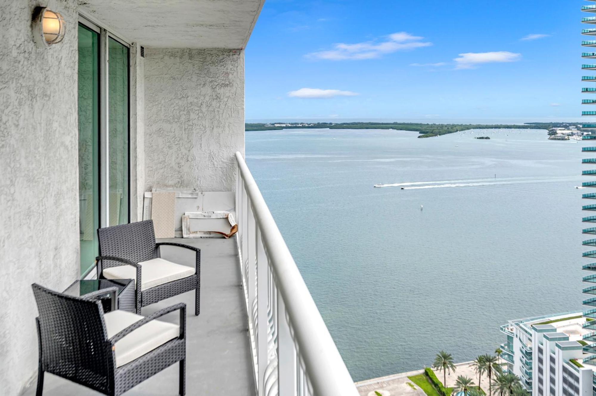 The Club - 1200 Brickell Bay Drive Apartment