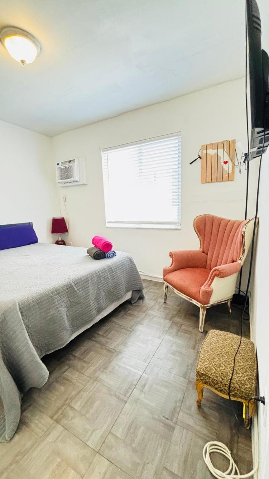 Apartment 202 Near Cruise Port, 5 Min To Downtown, 4 Min To Trains, 14min To Airp