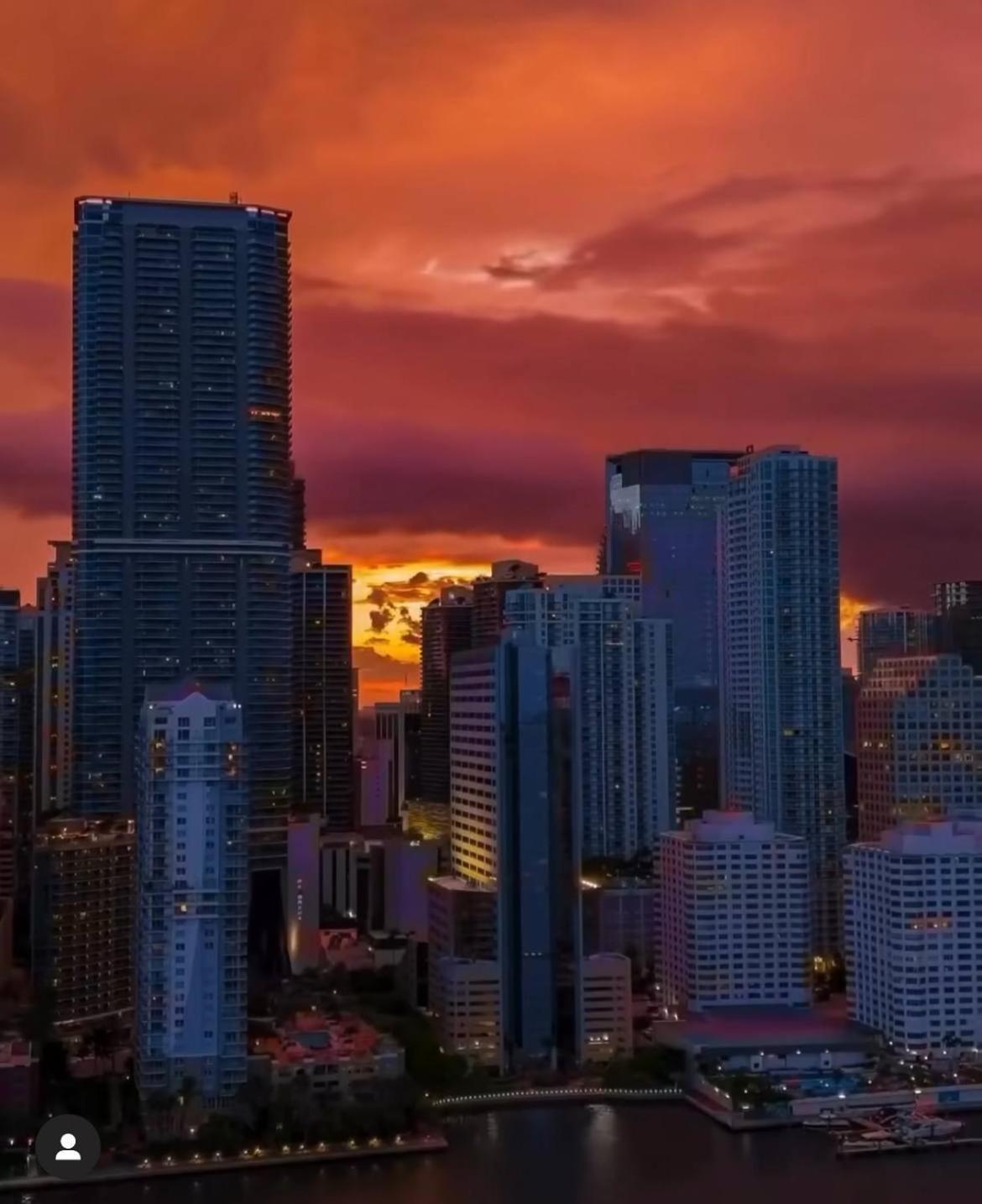 Apartment Sky-high Oasis Large Pool & Gym Miami
