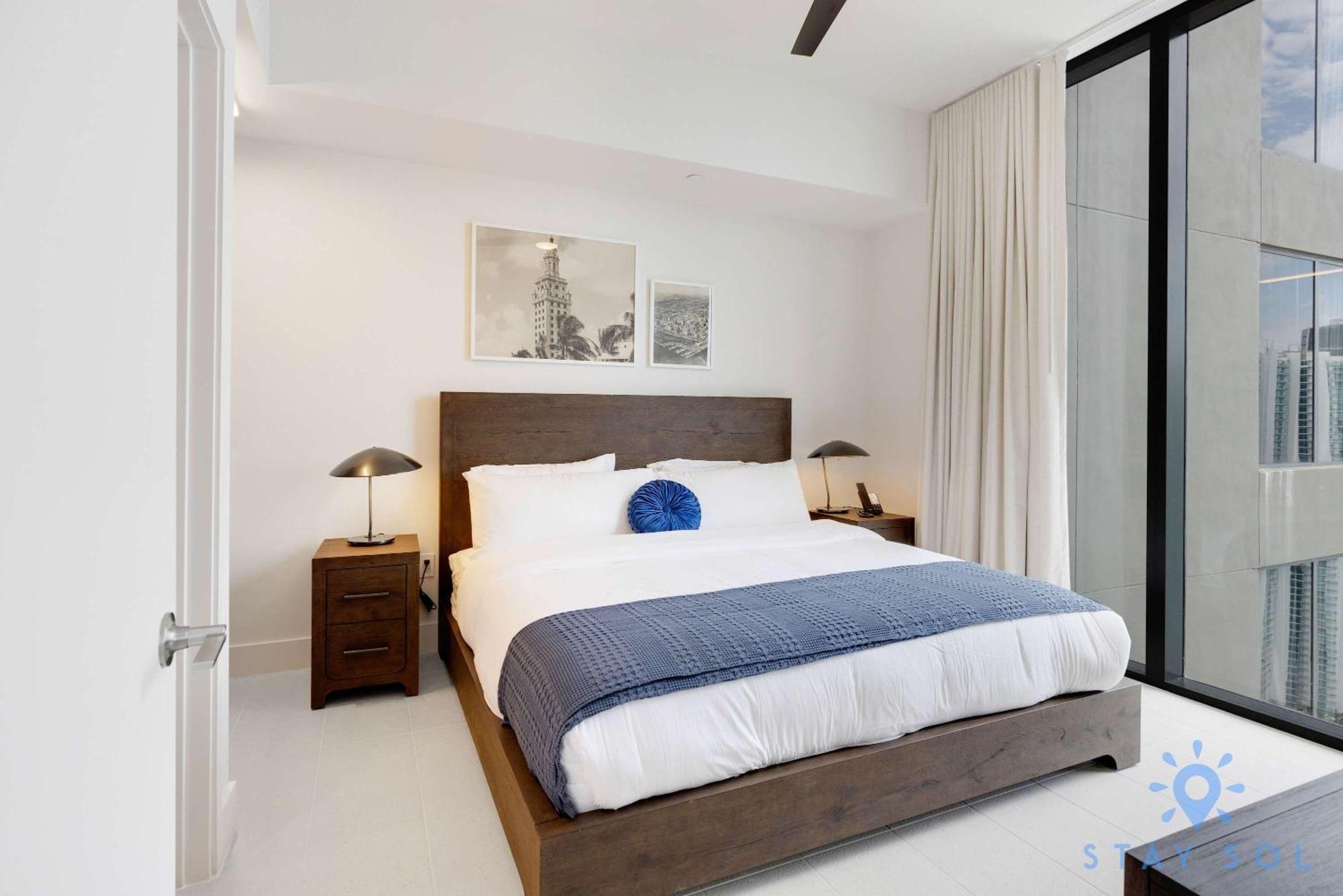 Chic Downtown - Views Gym & Pool Apartment