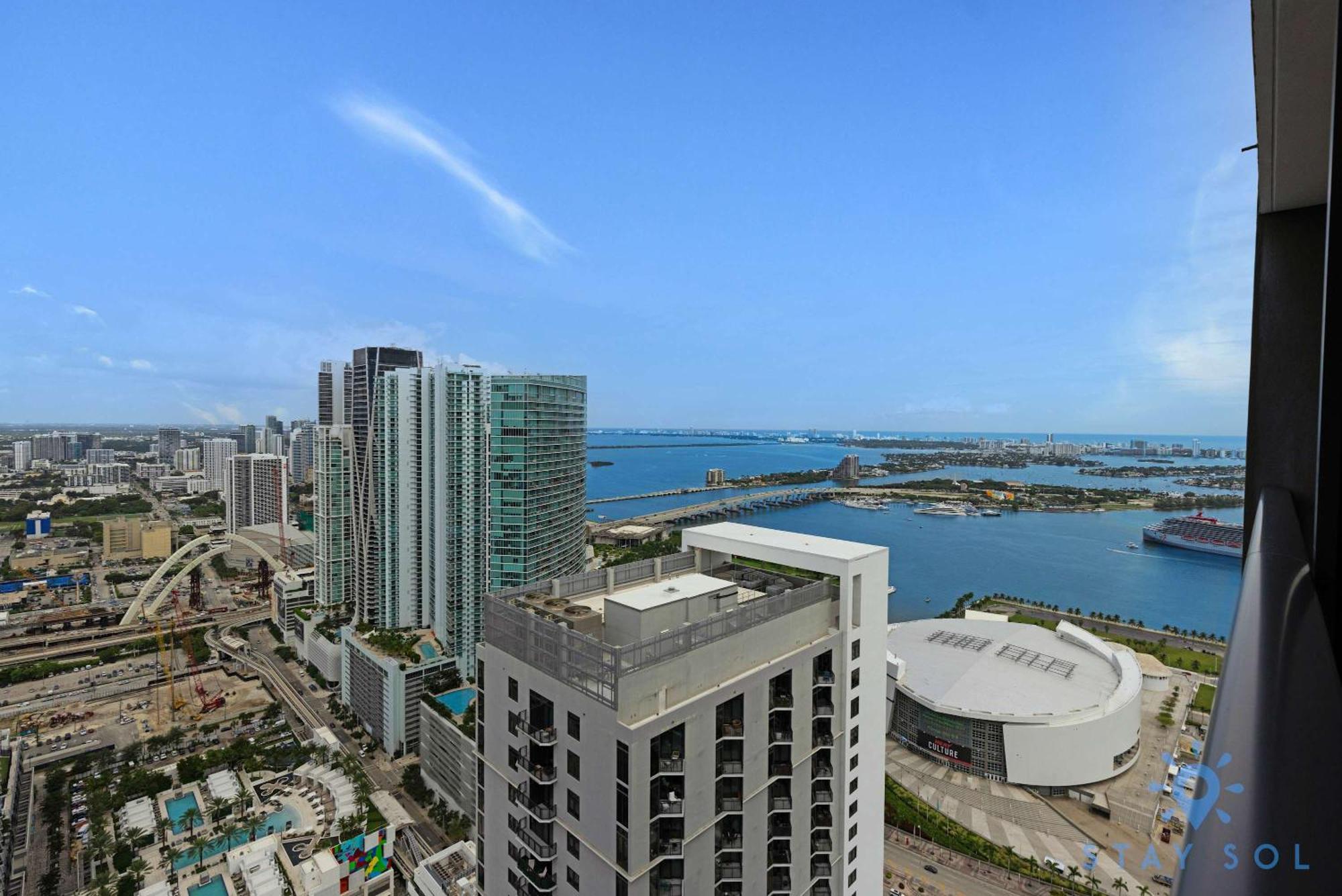 Chic Downtown - Views Gym & Pool *