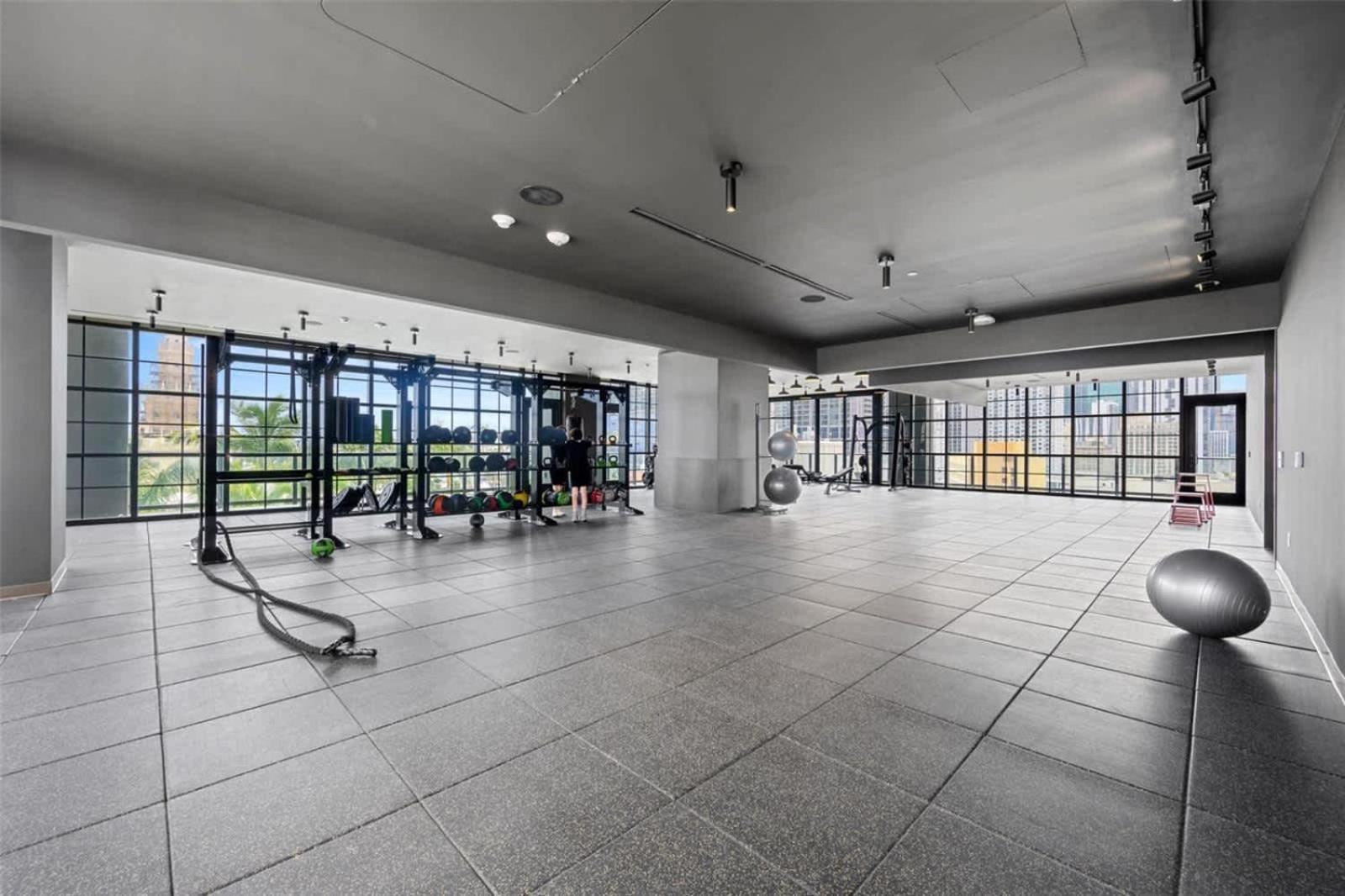Apartment Chic Downtown - Views Gym & Pool Miami