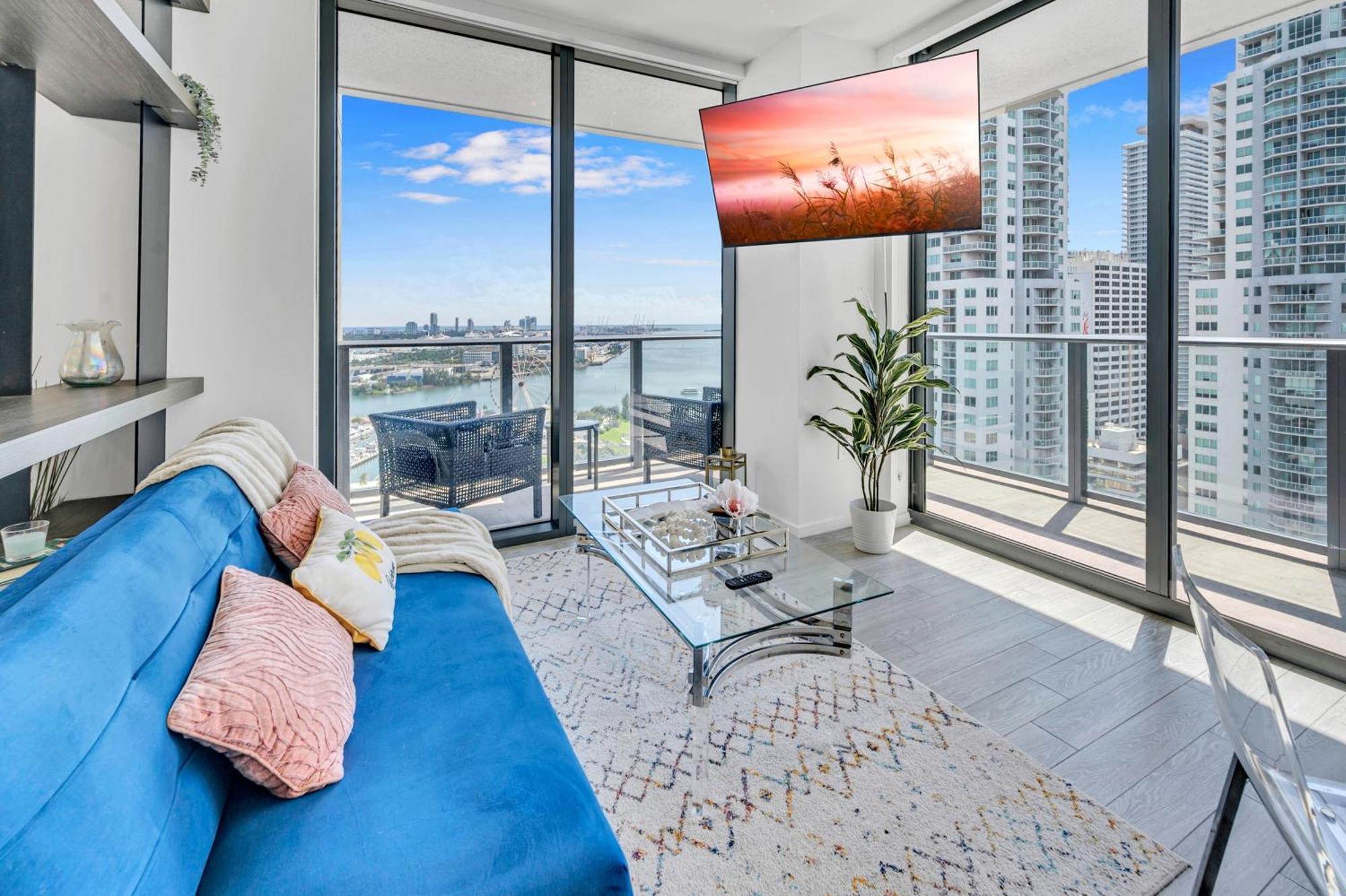 Mesmerizing Views Corner Apartamento Miami