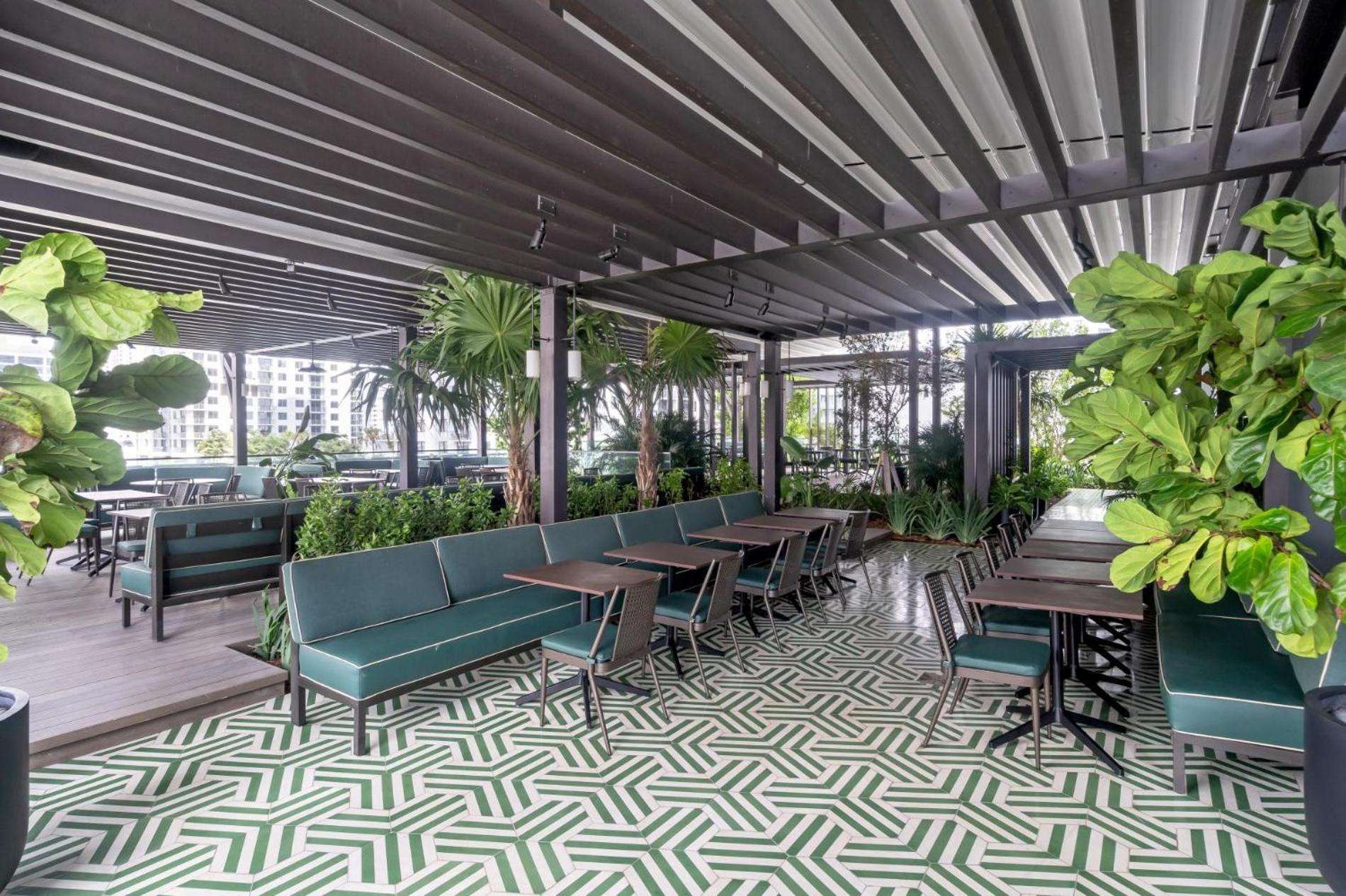 Modern 1br With Breathtaking Views Heart Of Downtown