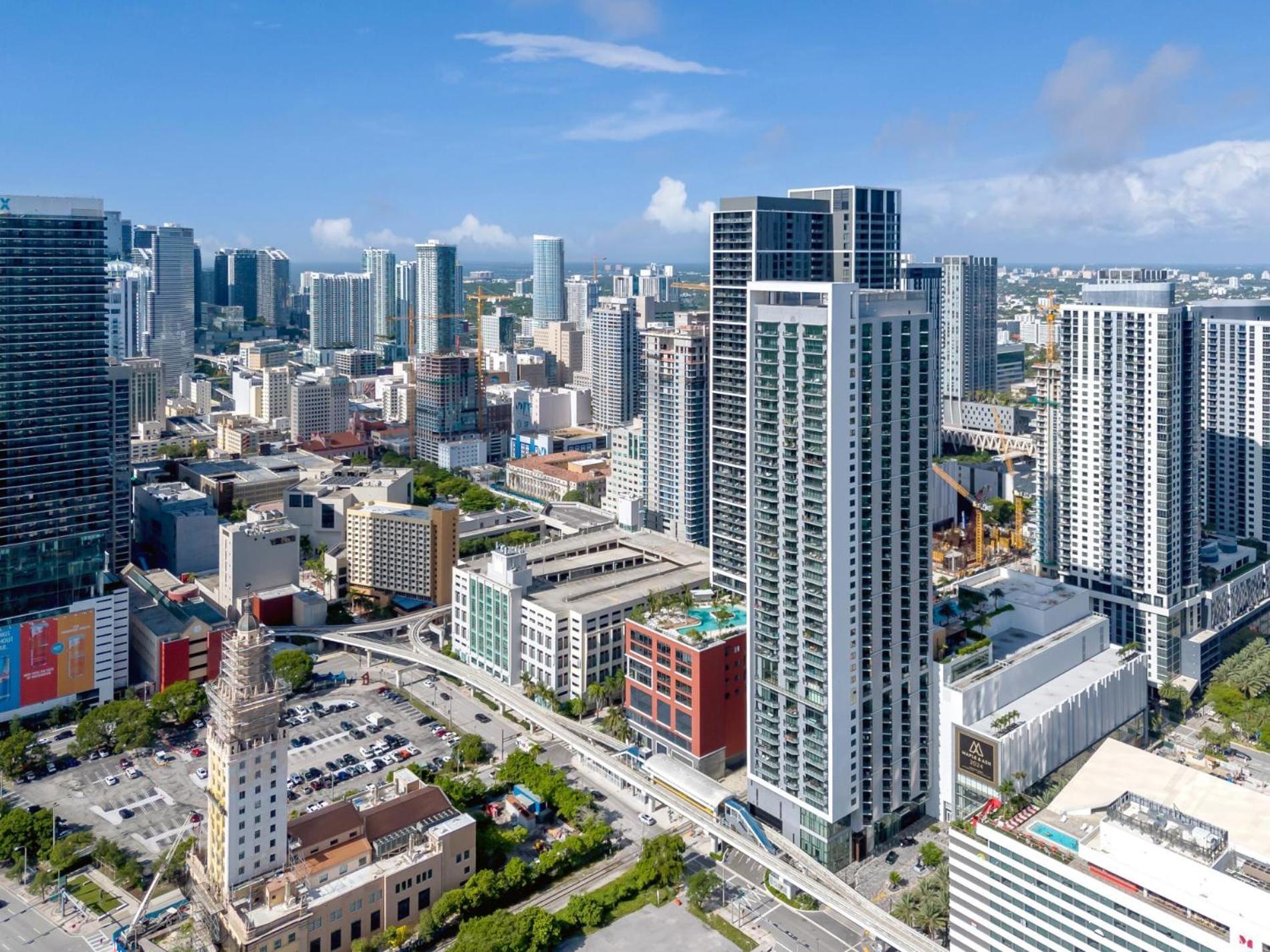 Modern 1br With Breathtaking Views Heart Of Downtown Apartment *