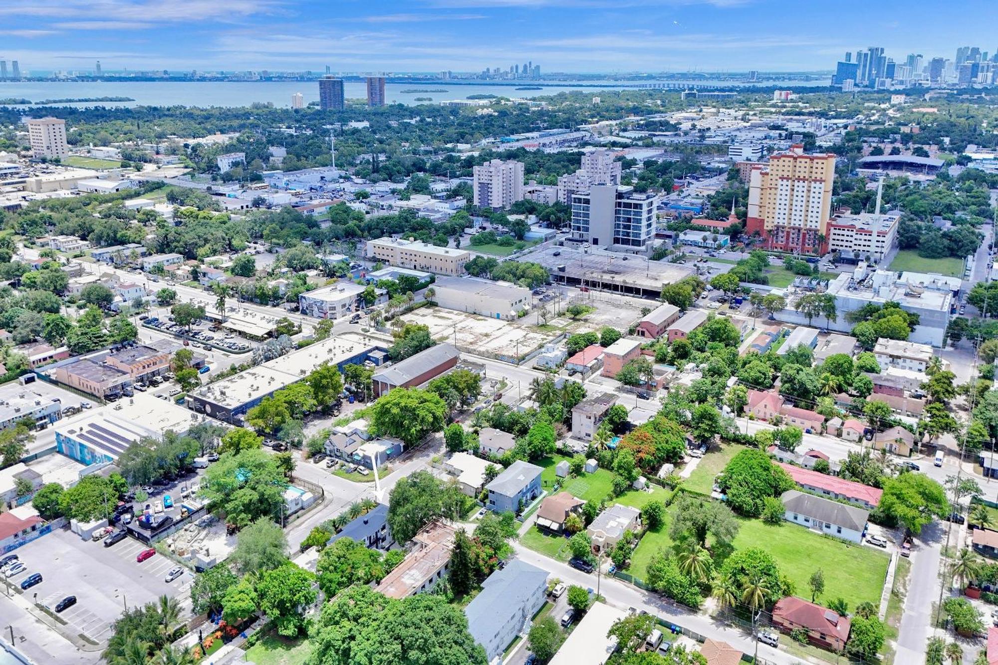 Apartment The Carrington: Multi-unit Retreat With