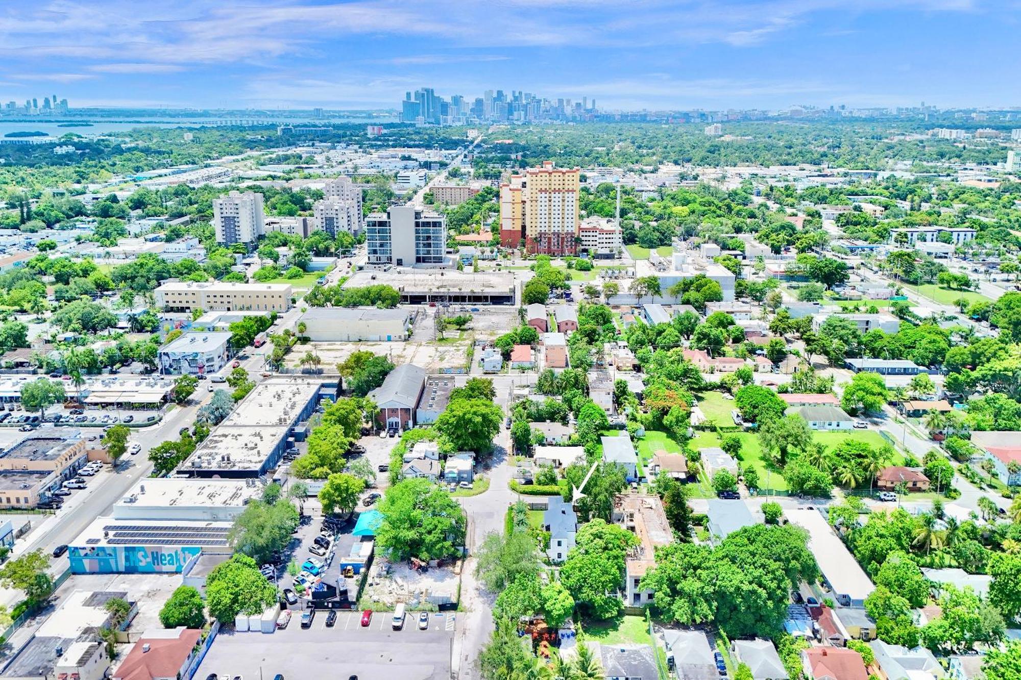 The Carrington: Multi-unit Retreat With Apartment *