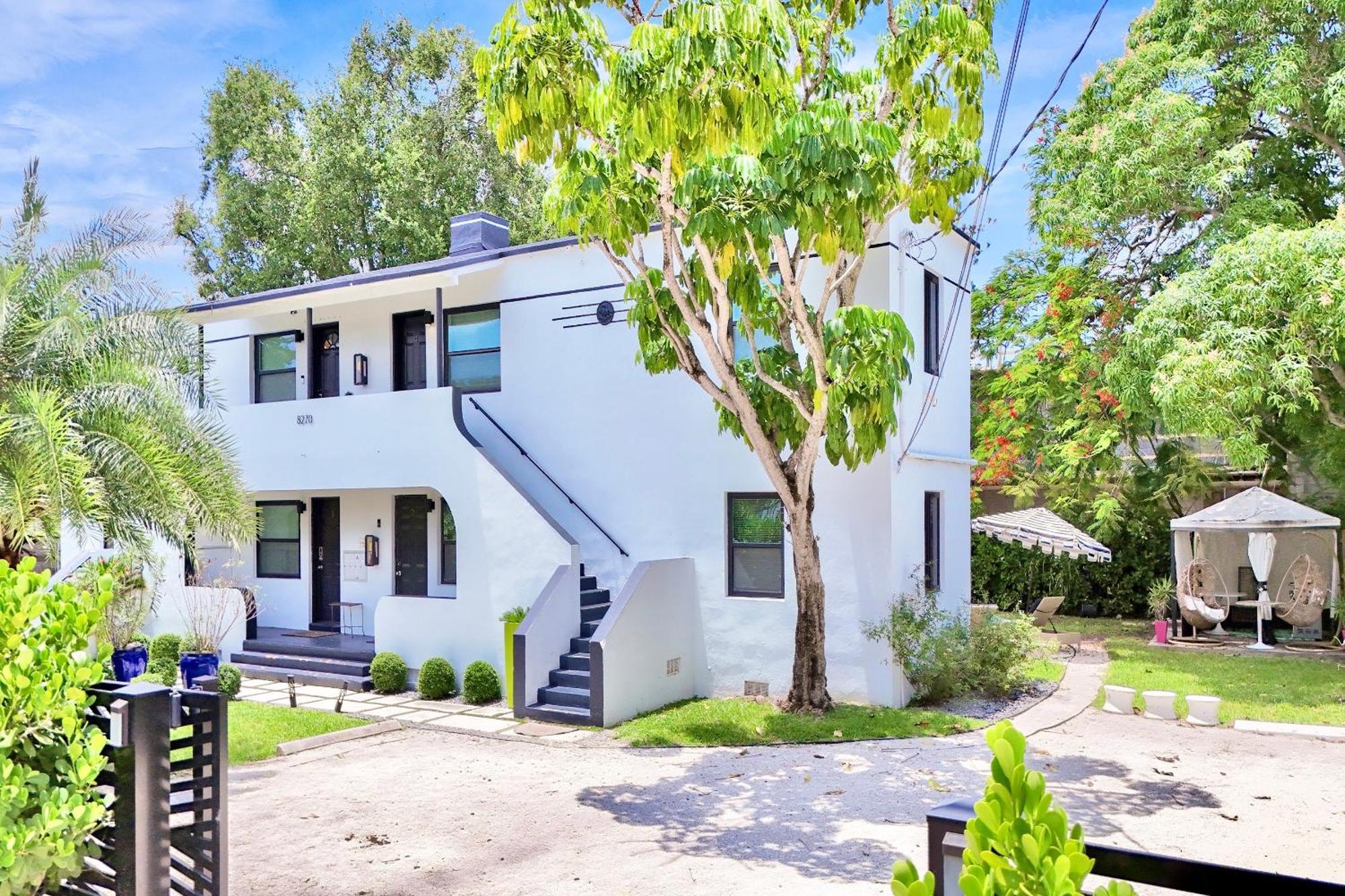 The Carrington: Multi-unit Retreat With *