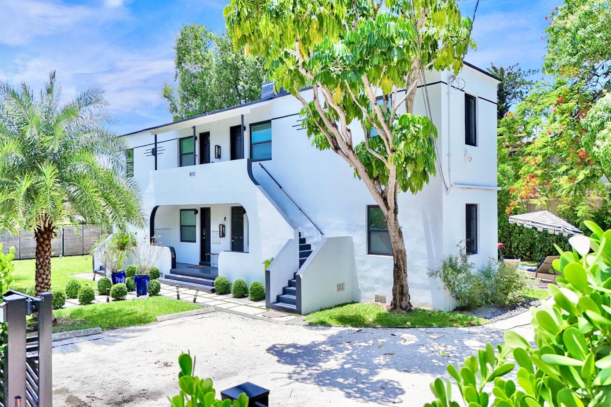 The Carrington: Multi-unit Retreat With Apartment Miami