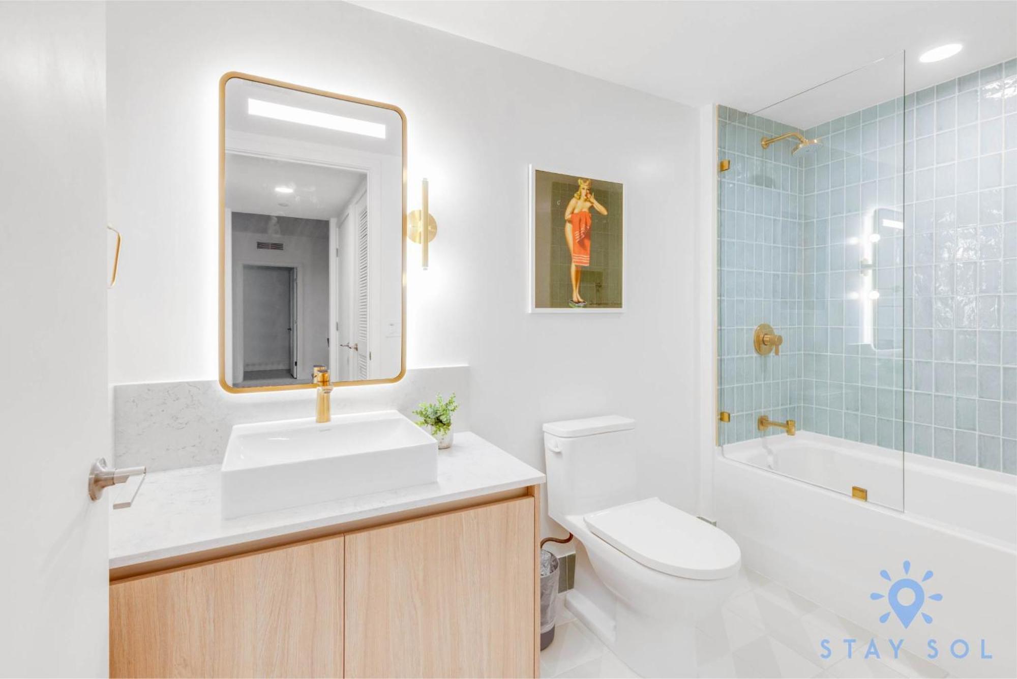 Apartment Modern 2br-2bth- Pool & Gym *