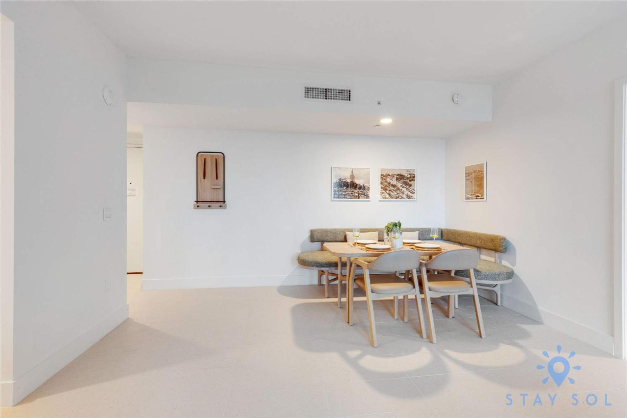 Modern 2br-2bth- Pool & Gym * Miami