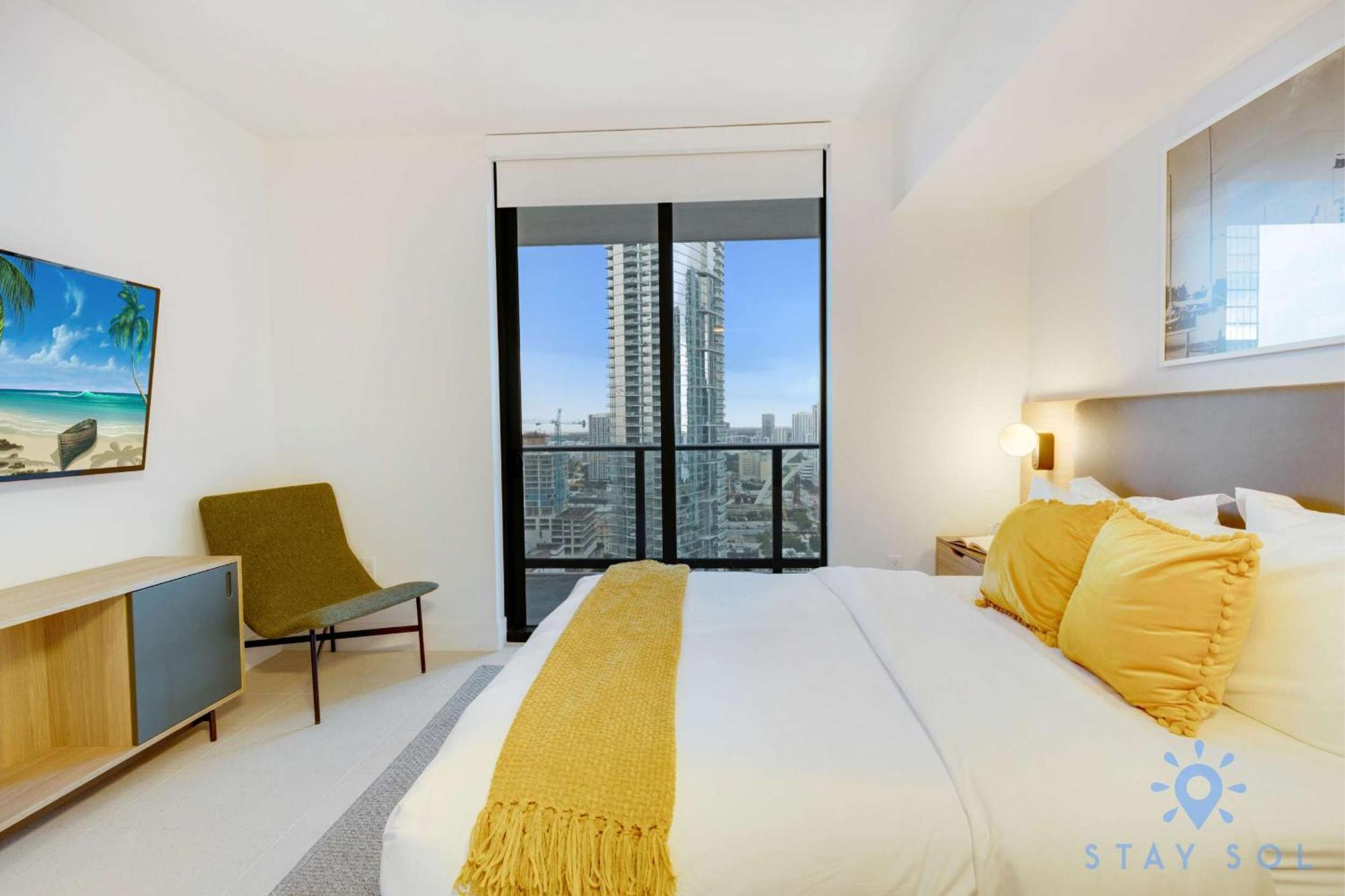 Apartment Modern 2br-2bth- Pool & Gym