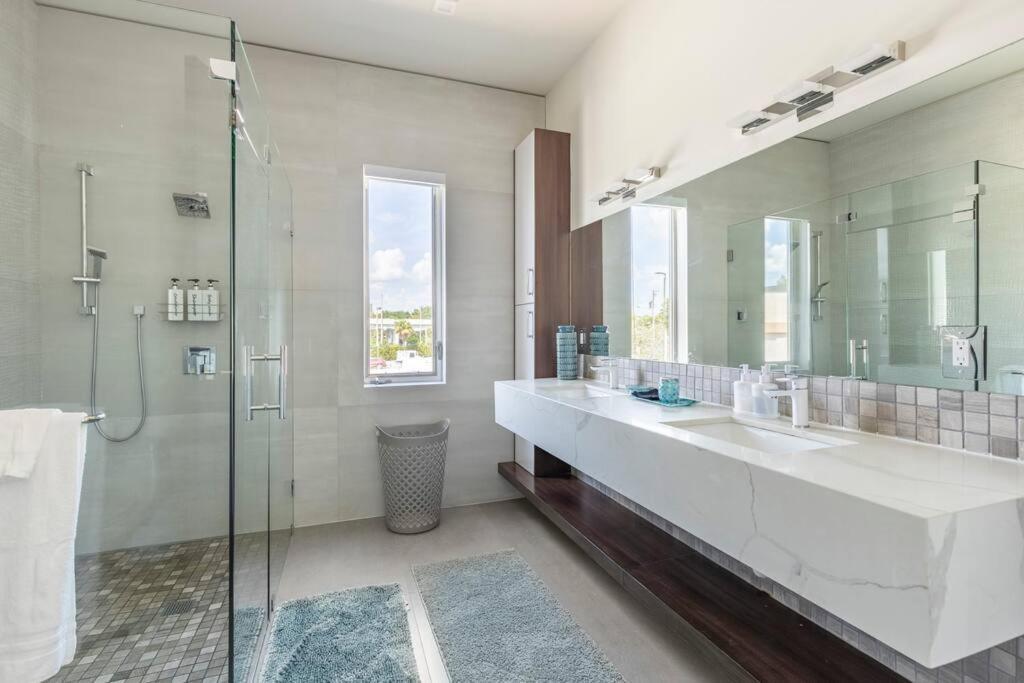 Coconut Grove Casita With Private Plunge Pool, Gated * Miami