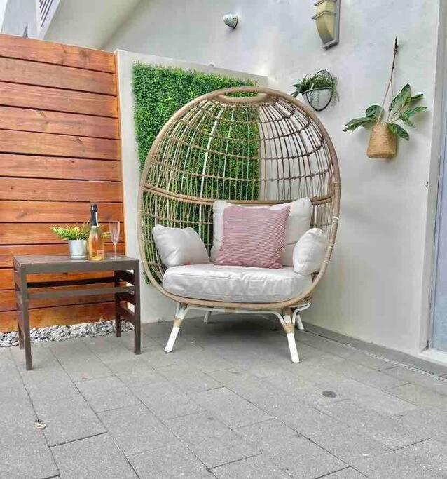 Coconut Grove Casita With Private Plunge Pool, Gated *