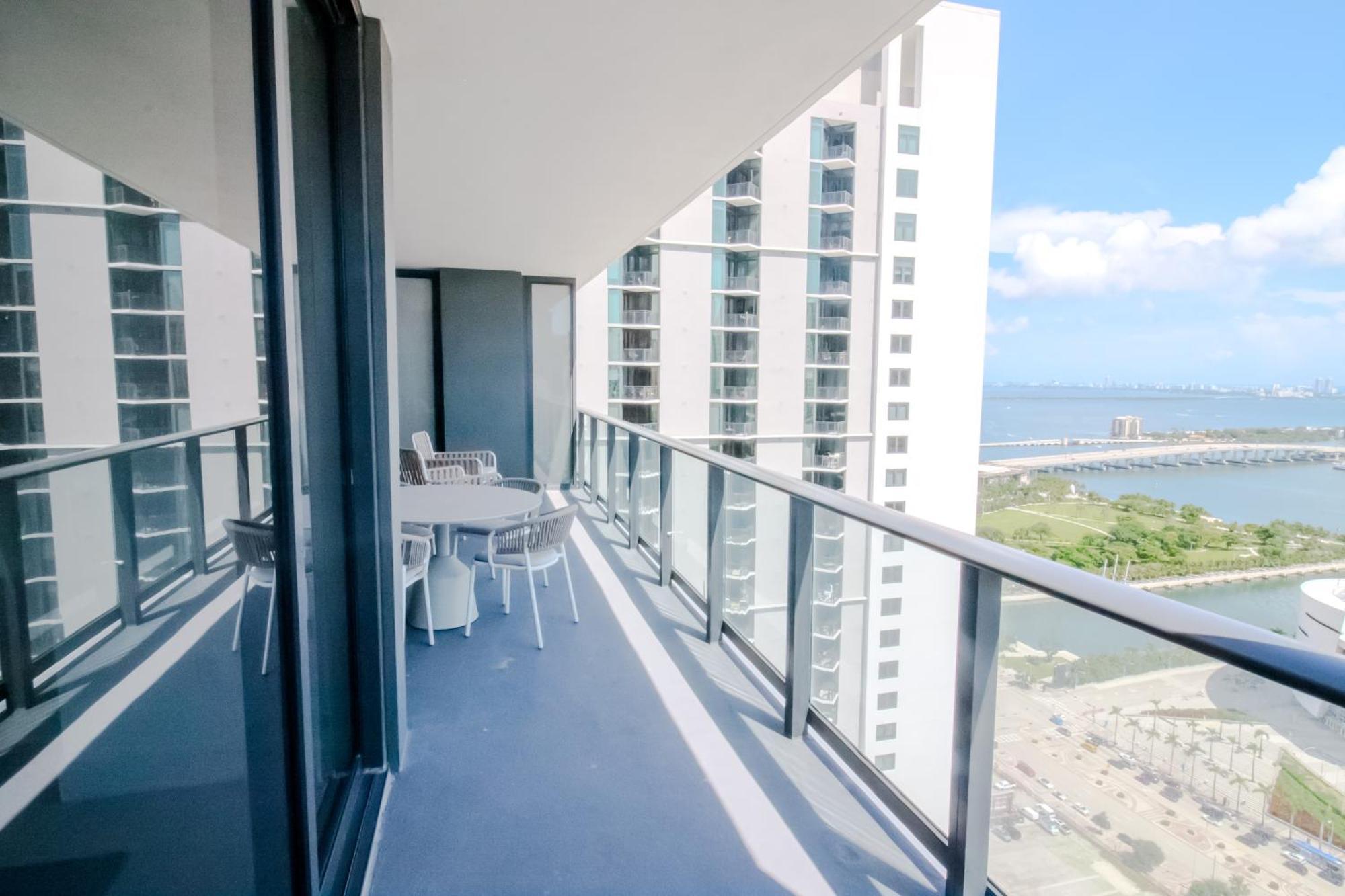 Luxurious Downtown Escape Apartamento Miami