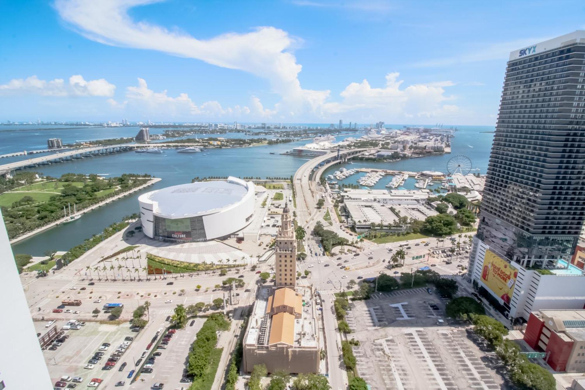 Luxurious Downtown Escape Apartamento Miami