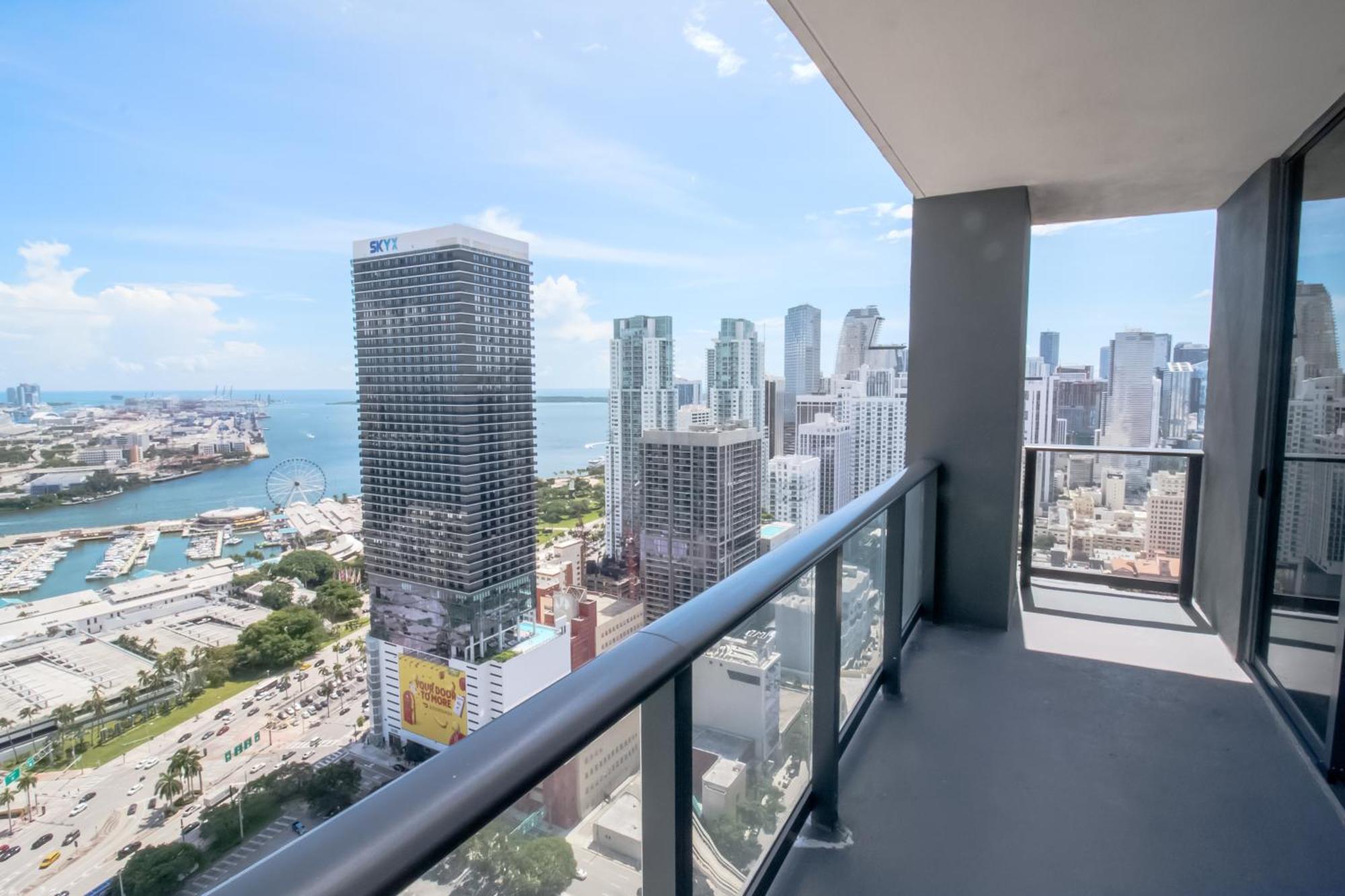 Apartamento Luxurious Downtown Escape