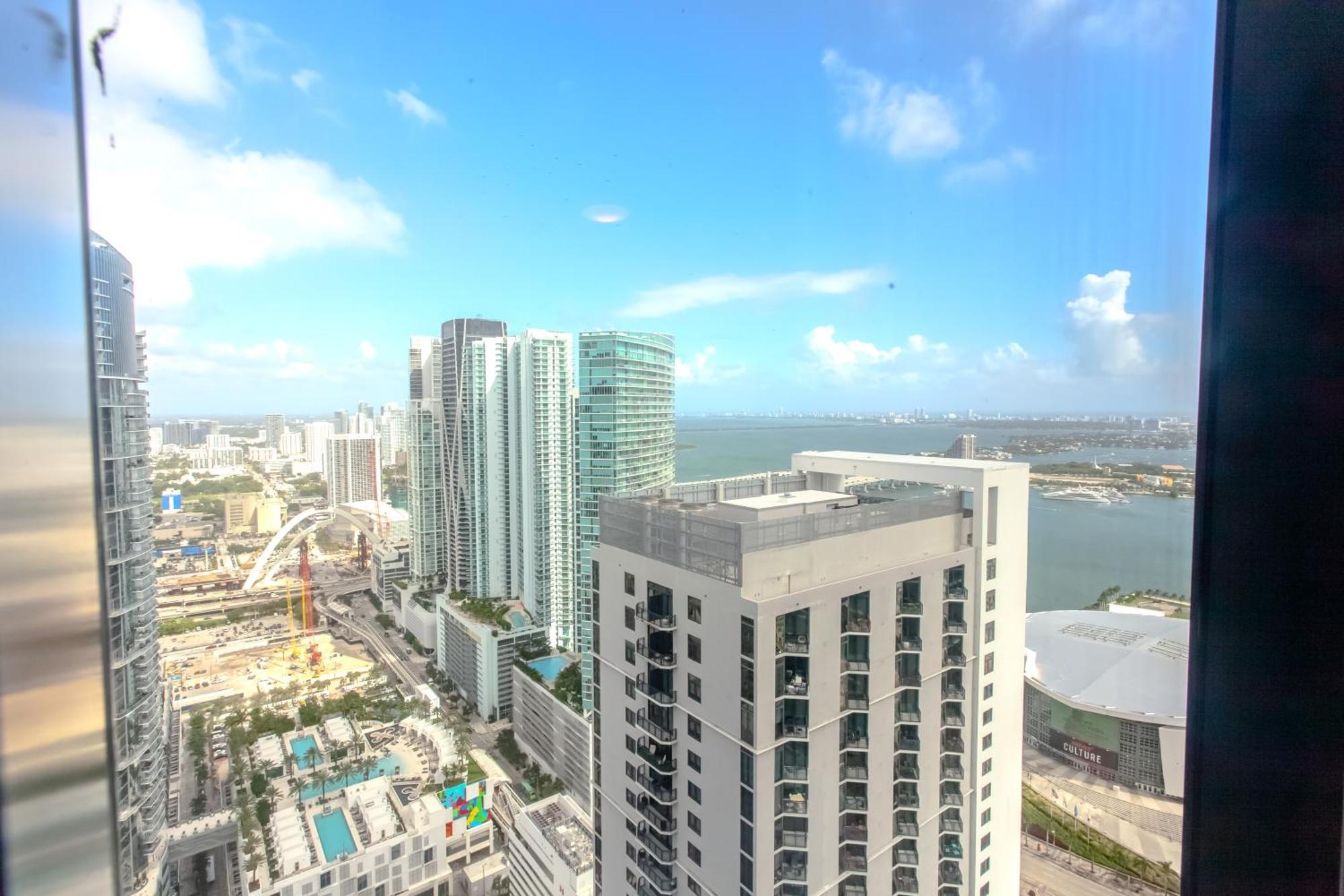 Luxurious Downtown Escape Apartamento Miami