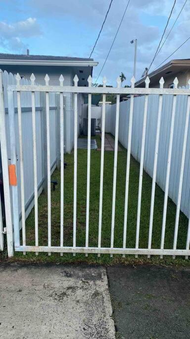 Private And Comfortable Near Airport Apartamento