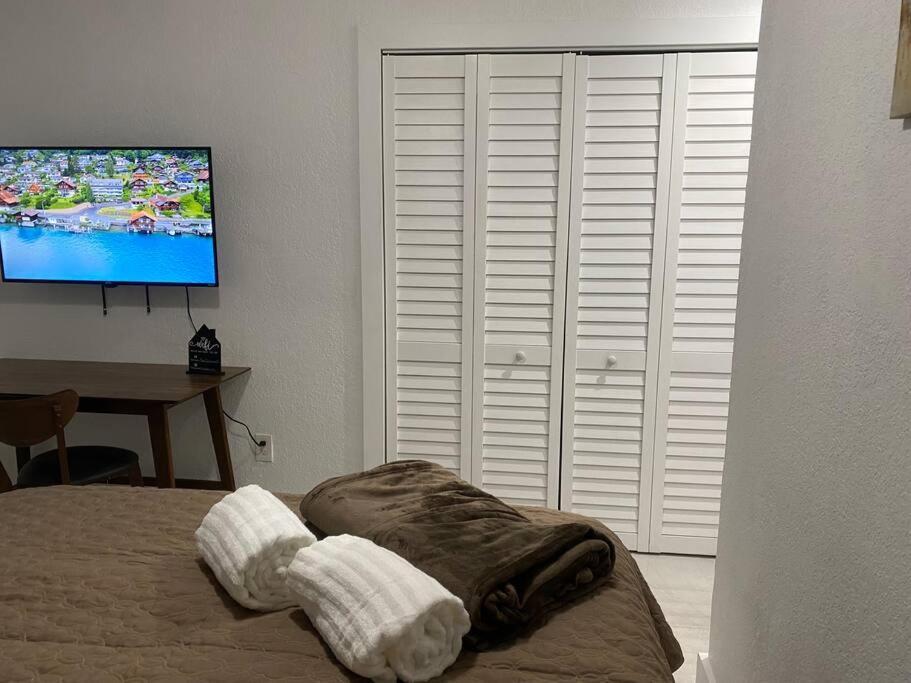 Private And Comfortable Near Airport Apartamento