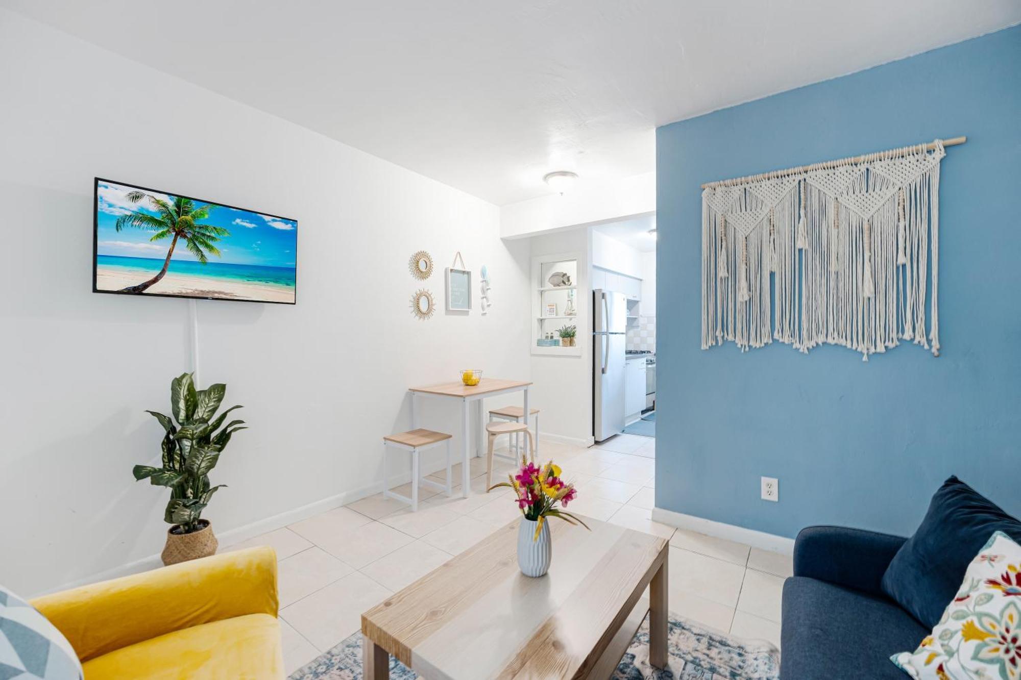 Tropical 1br Tropical Getaway Mins To Brickell Apartment