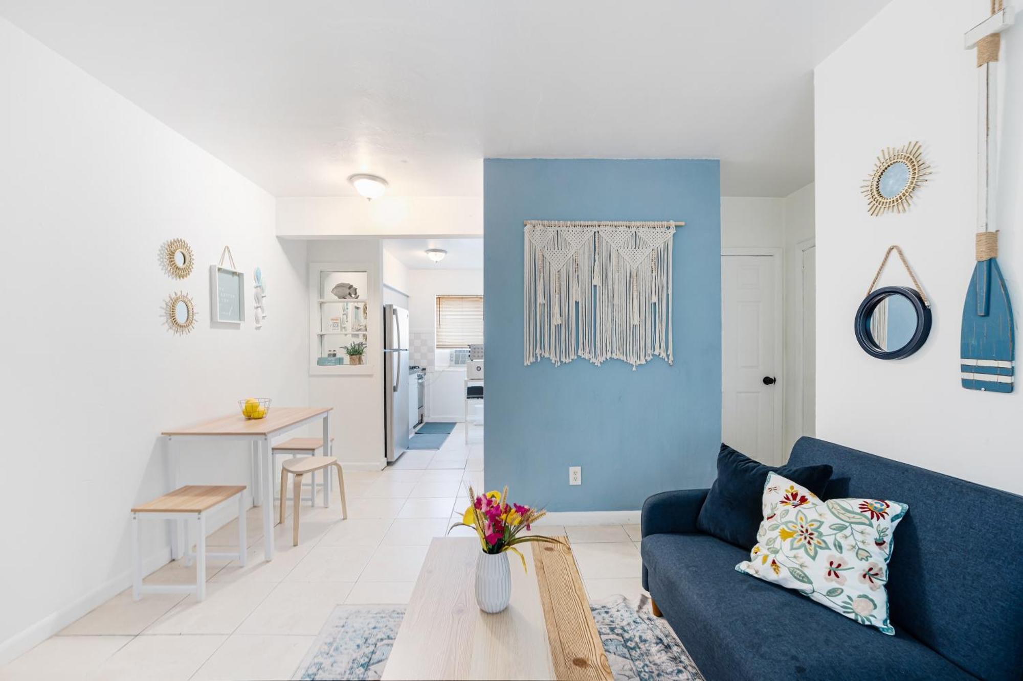 Tropical 1br Tropical Getaway Mins To Brickell Apartment