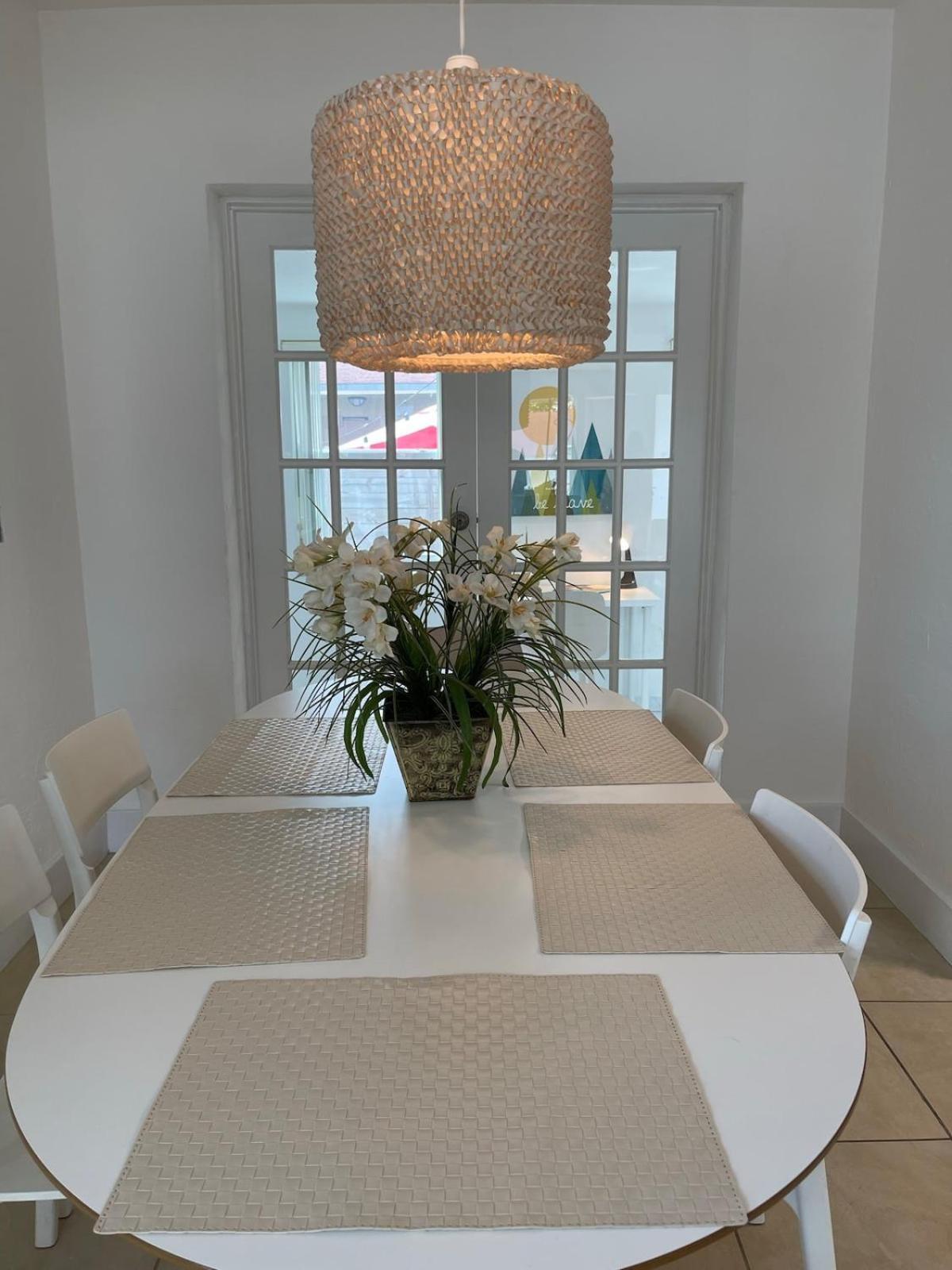 Cozy And Super Location 2 Bedroom -1