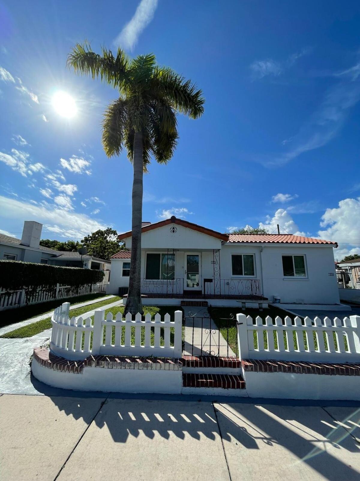 Cozy And Super Location 2 Bedroom -1 Holiday home