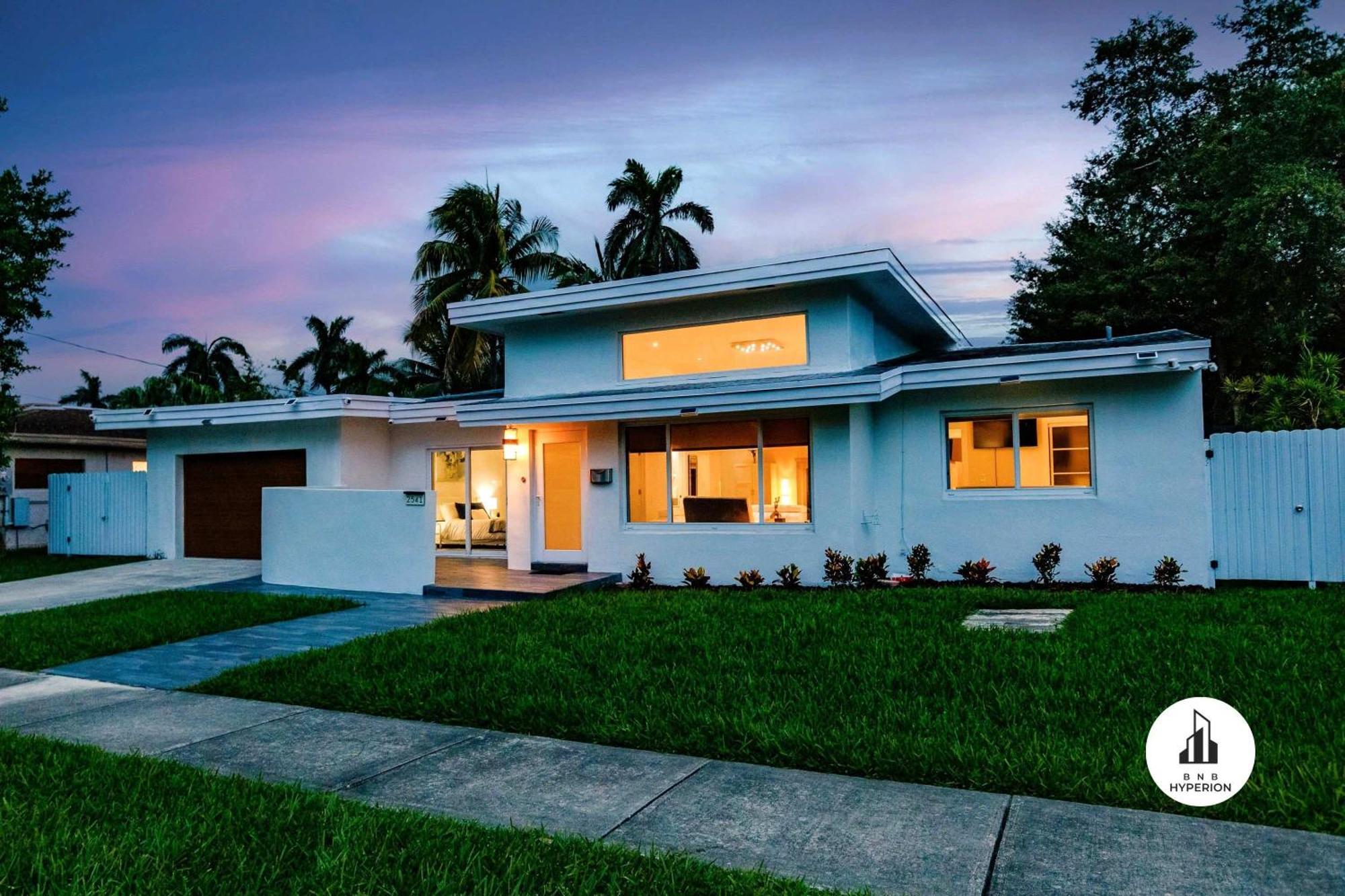 Holiday home Hyperion - Luxurious 5b W Pool & Lounge Miami