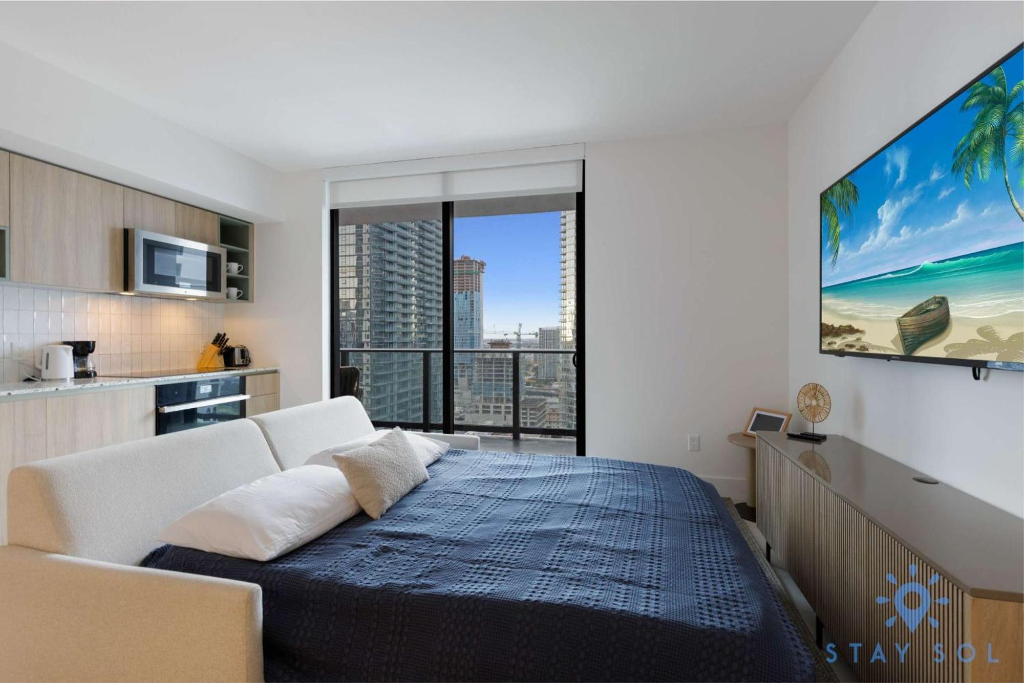 Modern 2br-2bth- Pool & Gym * Miami