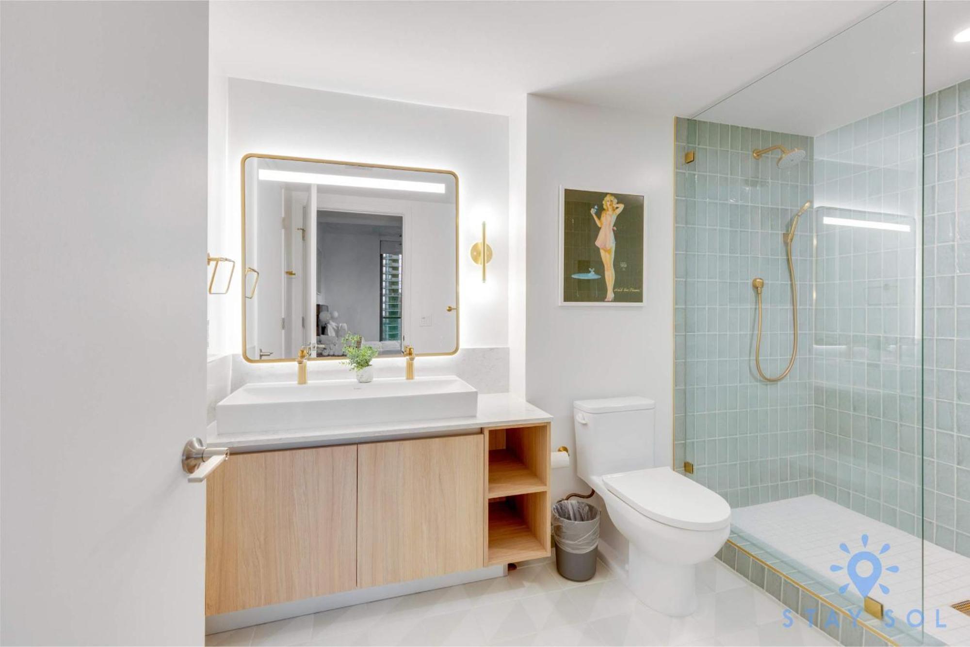 Modern 2br-2bth- Pool & Gym Miami