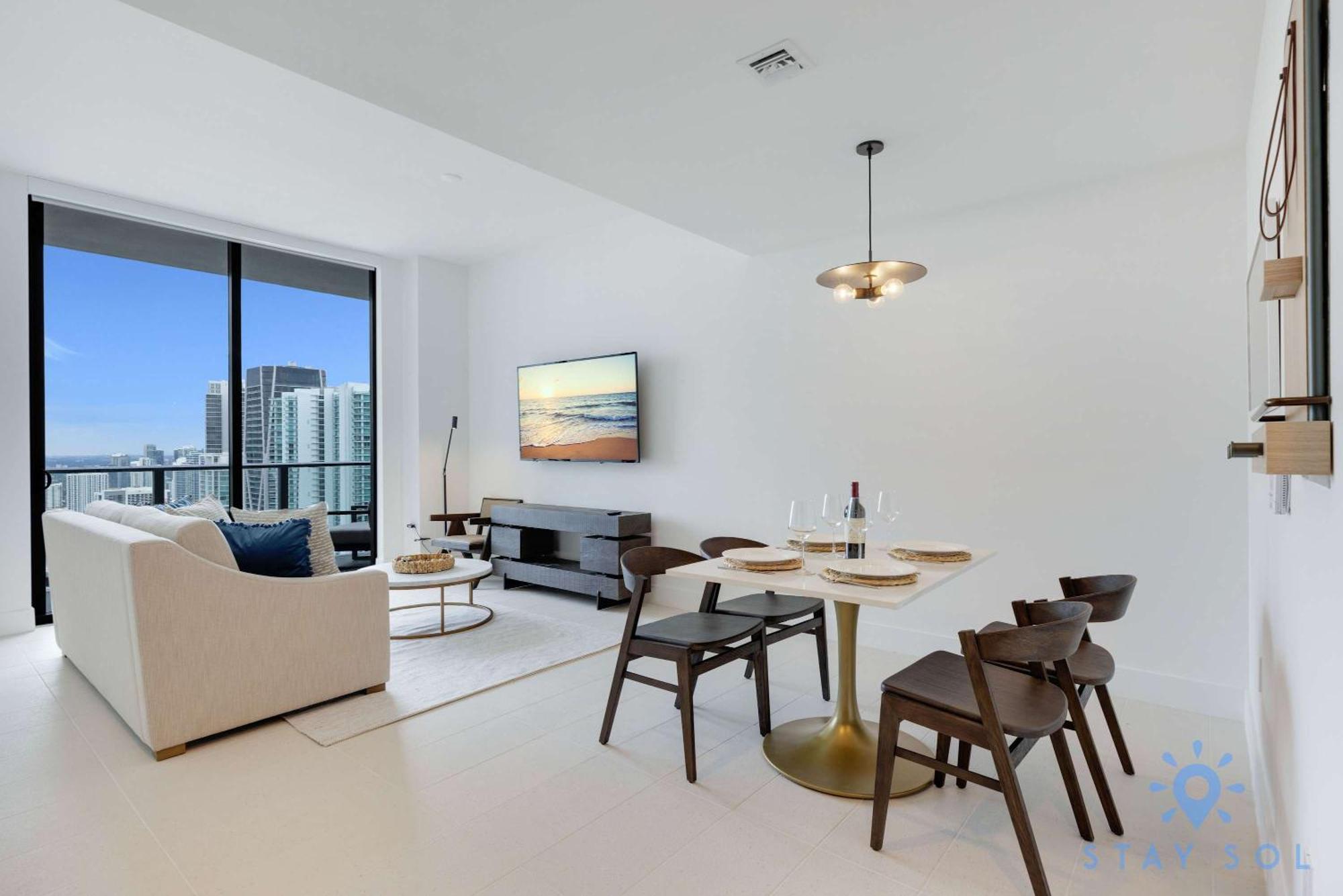 Chic Downtown - Views Gym & Pool Apartment Miami