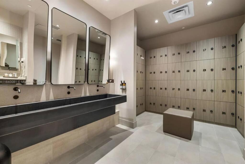 601 Residences High Floor 1br Downtown Apartment