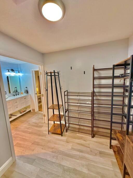 Exclusive 5-br Spacious House With Pool * Miami