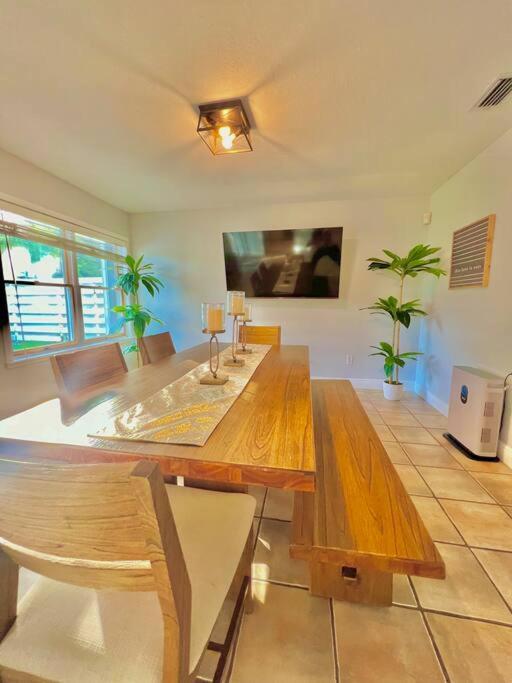 Exclusive 5-br Spacious House With Pool Holiday home *