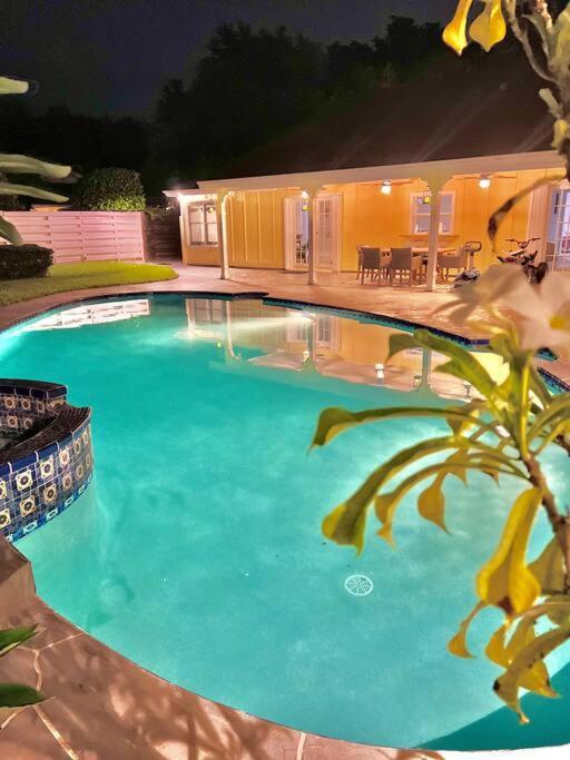 Exclusive 5-br Spacious House With Pool Miami