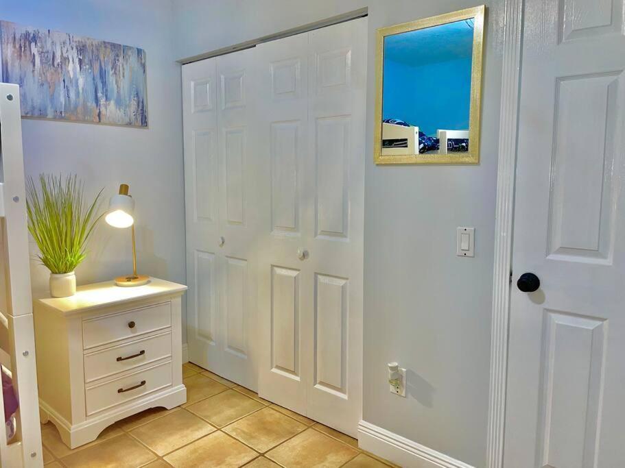 Exclusive 5-br Spacious House With Pool Miami