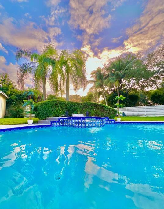 Exclusive 5-br Spacious House With Pool * Miami