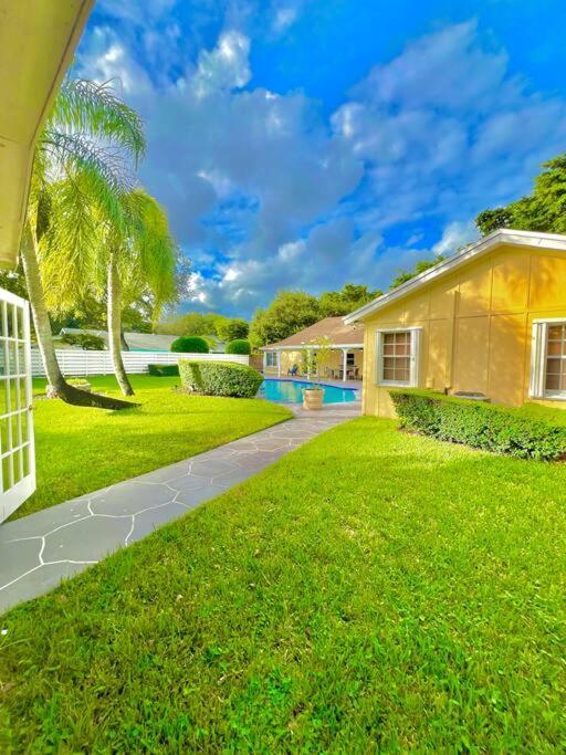 Exclusive 5-br Spacious House With Pool * Miami