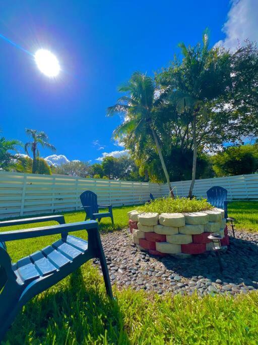 Exclusive 5-br Spacious House With Pool Holiday home Miami