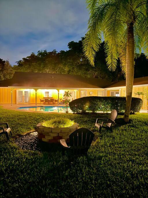 Exclusive 5-br Spacious House With Pool Holiday home *