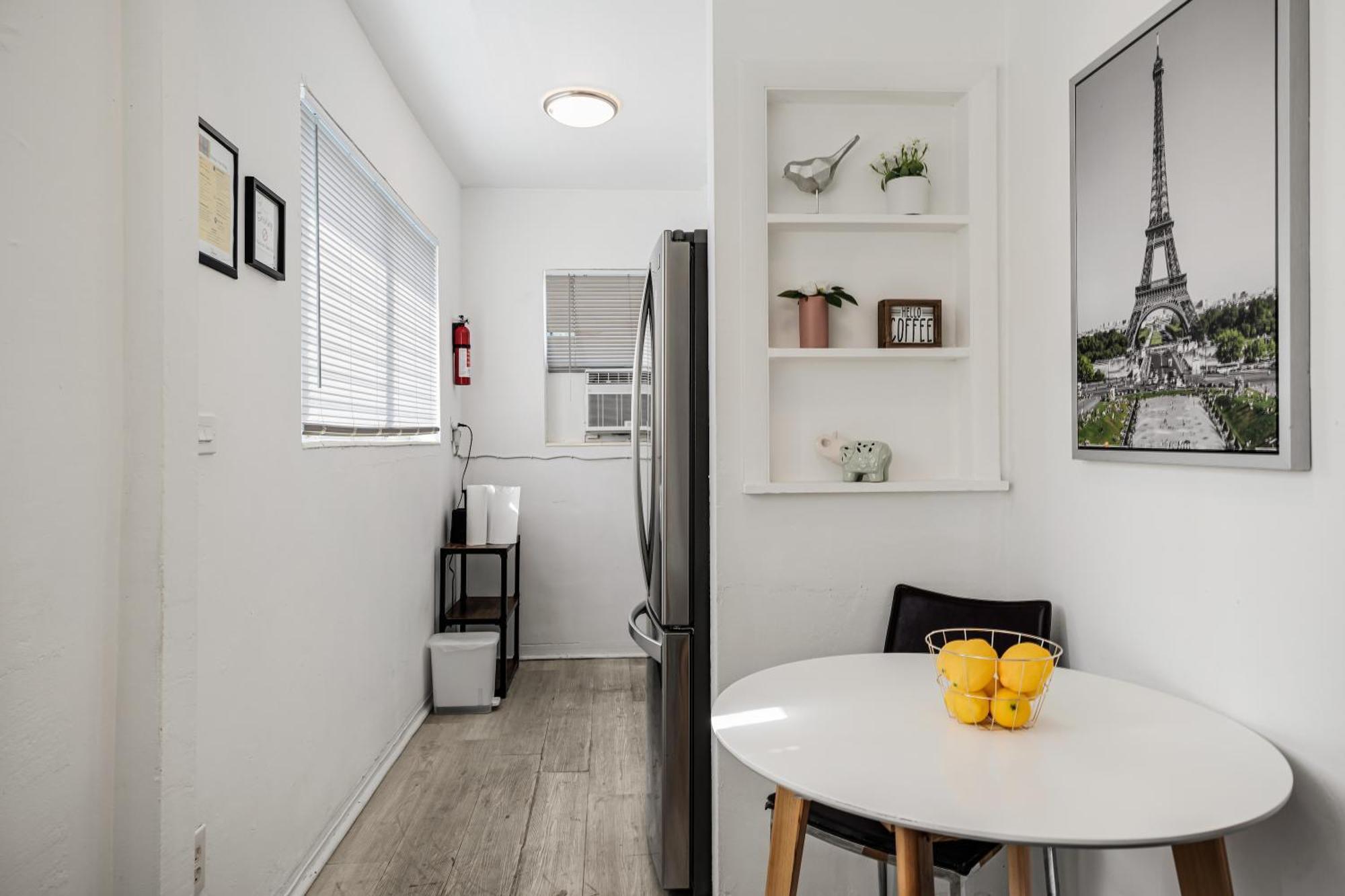 Apartment Stylish 1br Retreat Near Hotspots