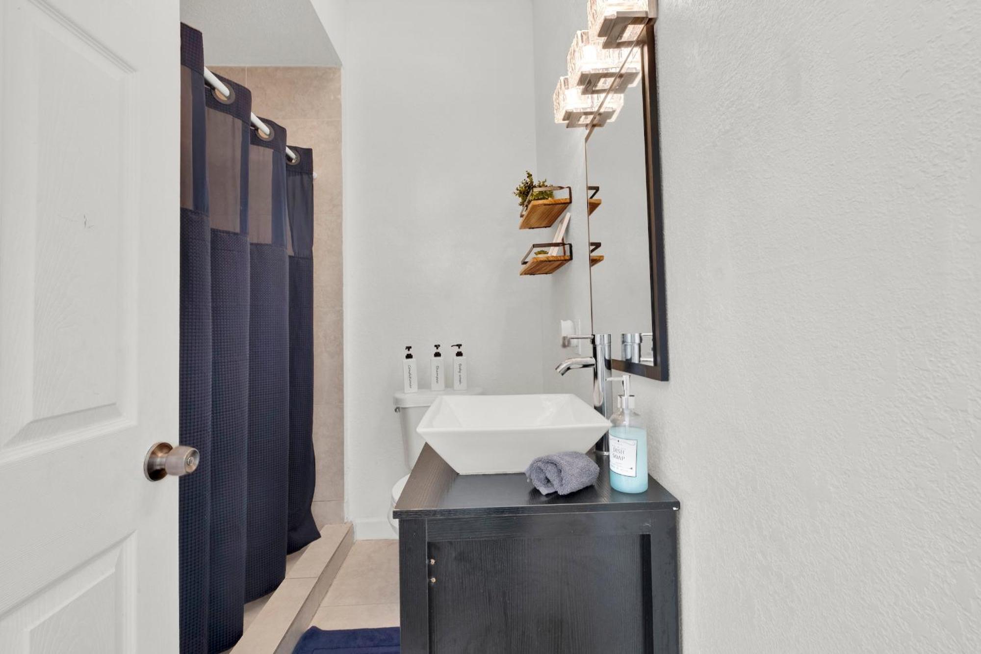 3 Minutes Away From Design District And Wynwood *