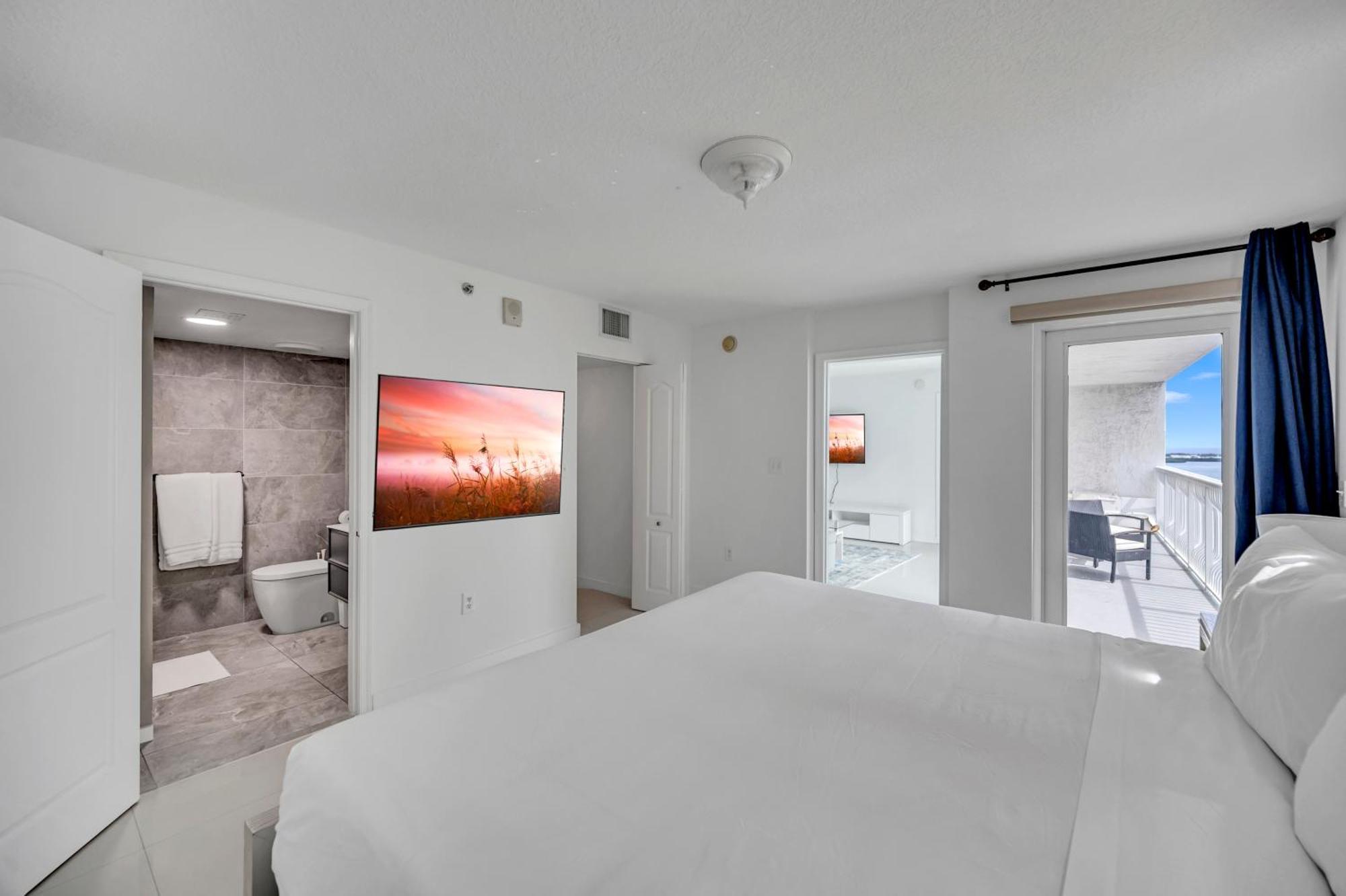 The Club - 1200 Brickell Bay Drive