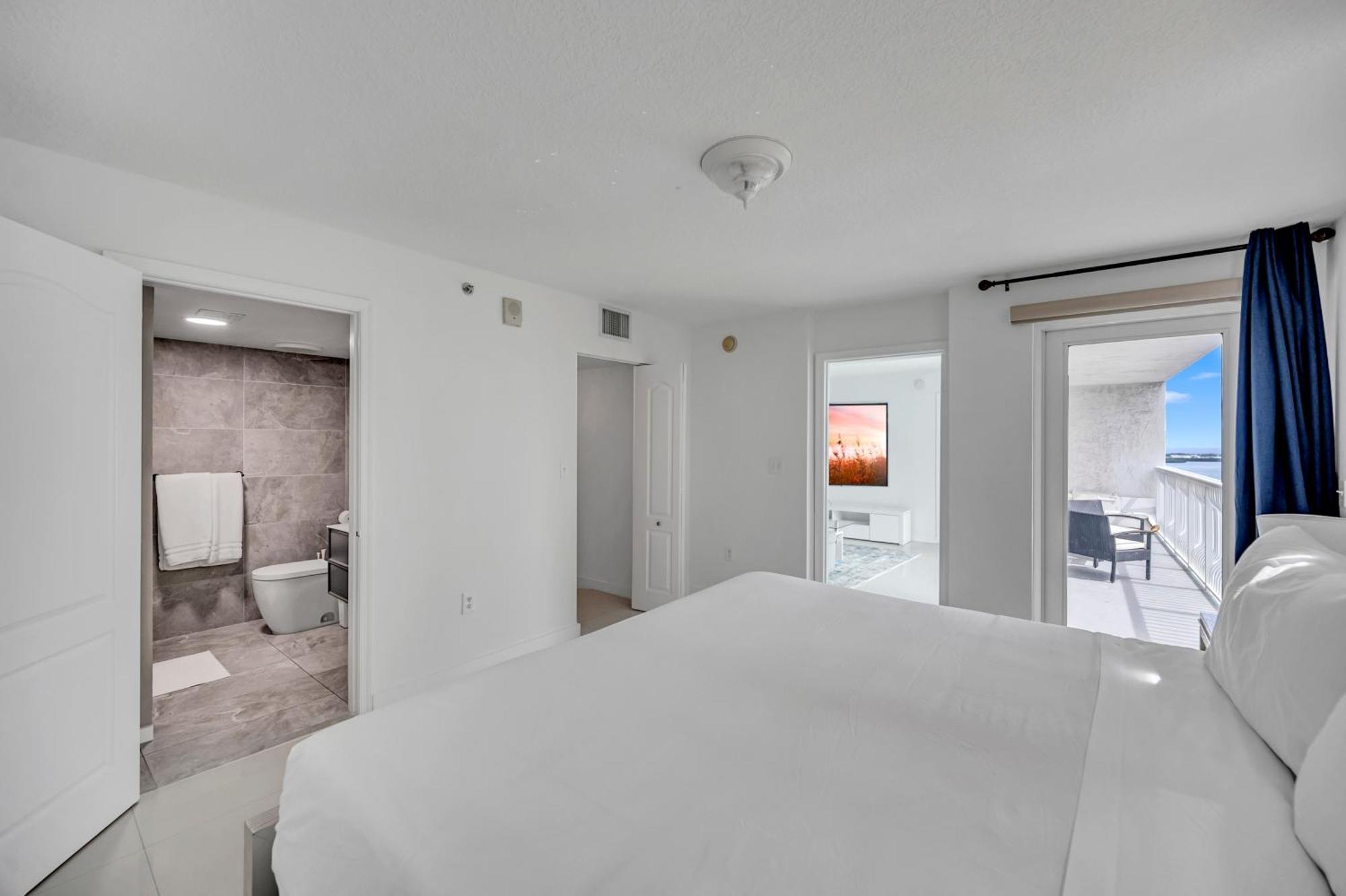 The Club - 1200 Brickell Bay Drive