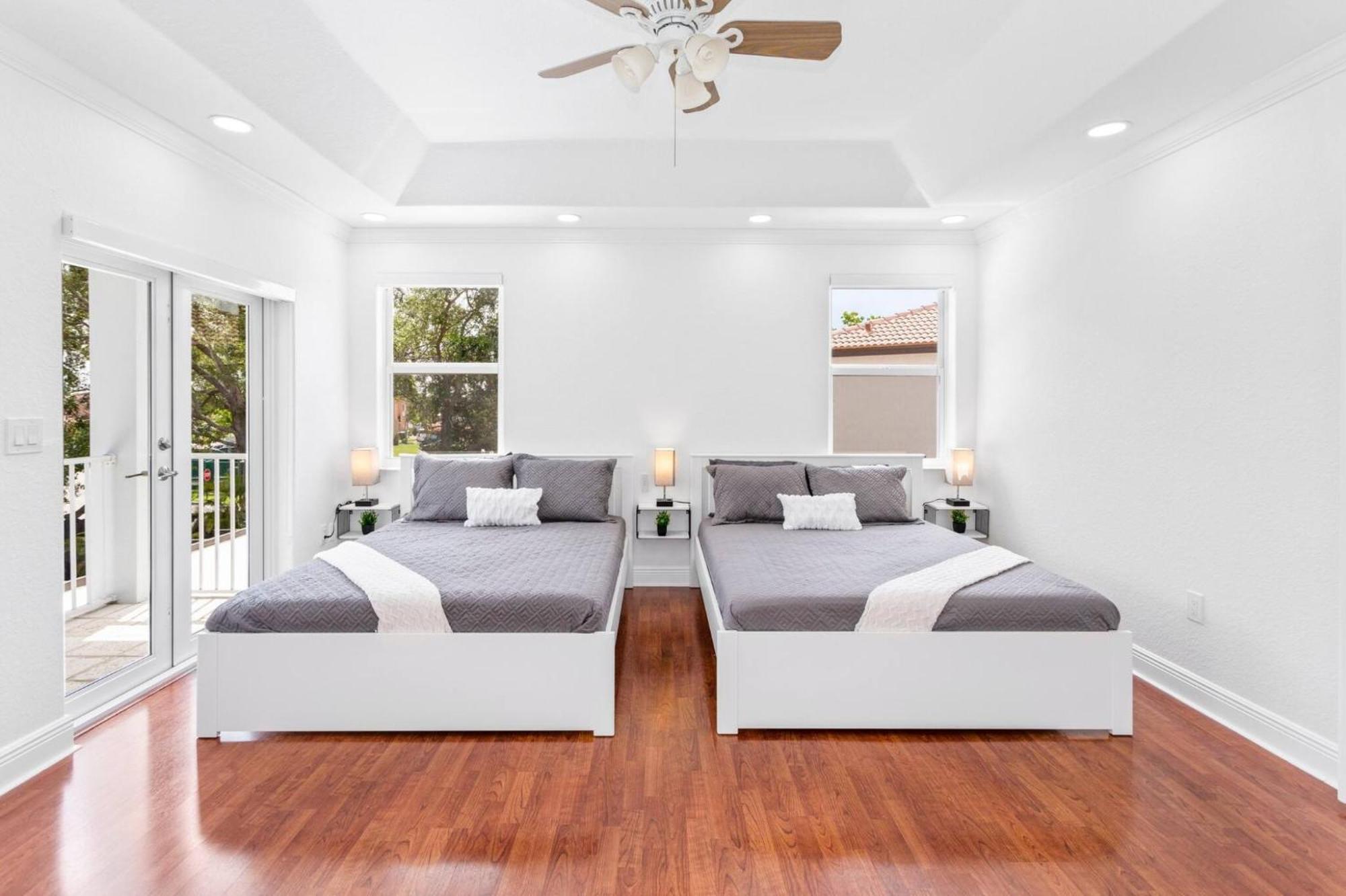 Villa Luxe 5br I Pool Jacuzzi Fire Pit Piano *